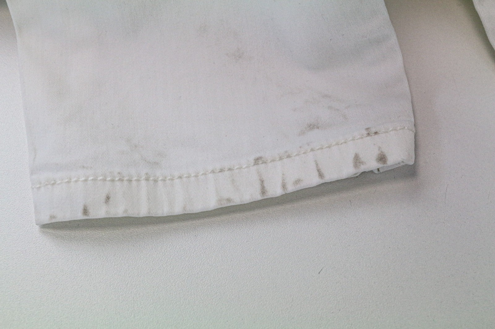 MAISON SCOTCH moteriškos kelnės W27/L30 baltos, aptemptos, su 5 kišenėmis ir užtrauktuku 