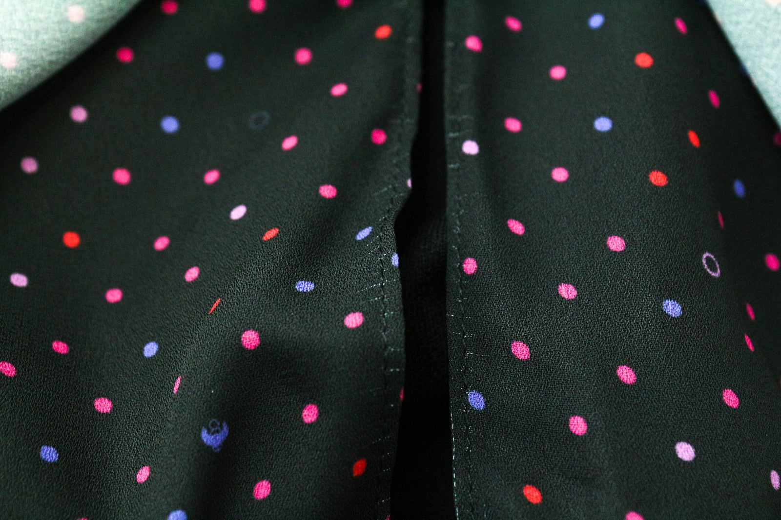 FRANKIE MORELLO moteriška palaidinė XS juoda be rankovių taškuota palaidinė apvaliu kaklu 