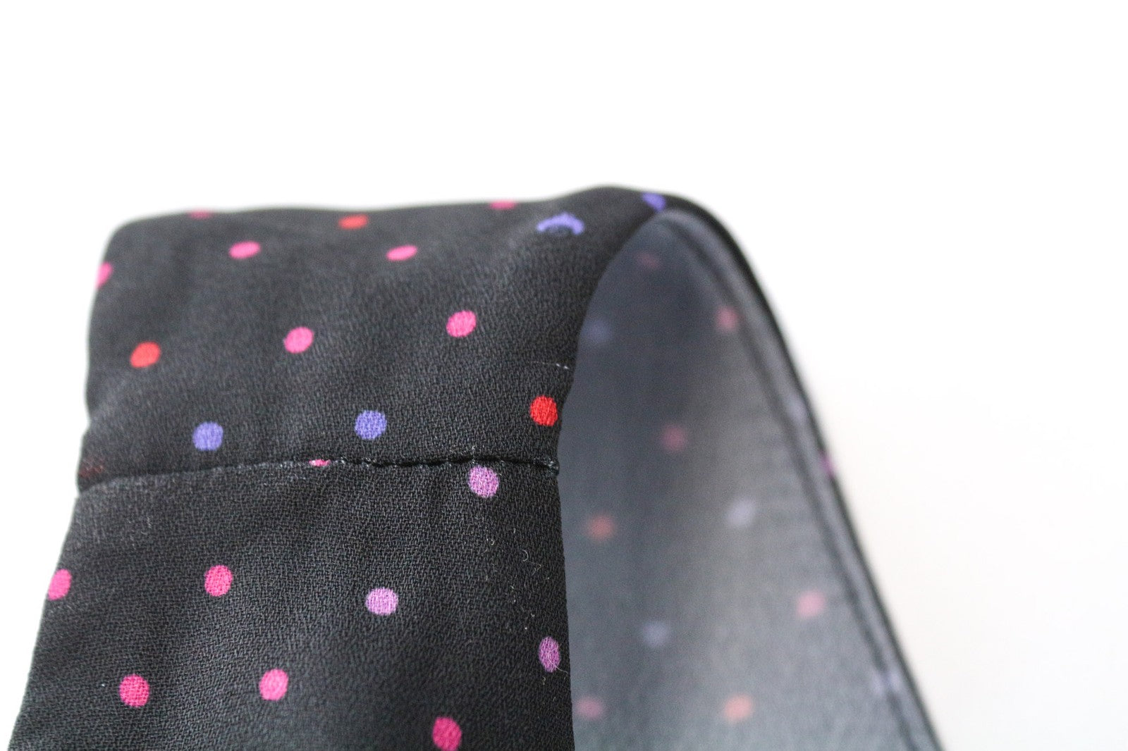 FRANKIE MORELLO moteriška palaidinė XS juoda be rankovių taškuota palaidinė apvaliu kaklu 