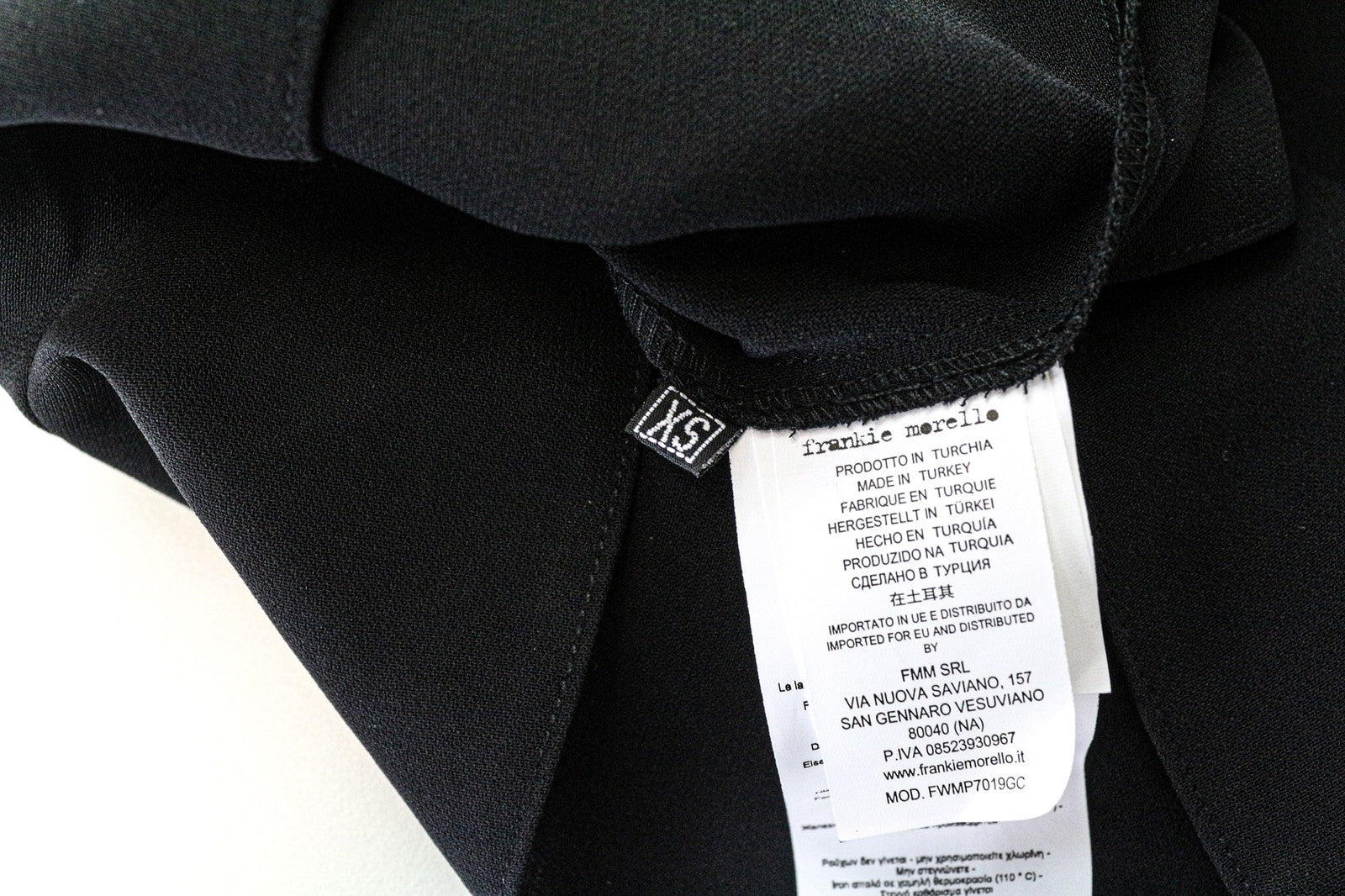 FRANKIE MORELLO moteriška palaidinė XS juoda be rankovių taškuota palaidinė apvaliu kaklu 