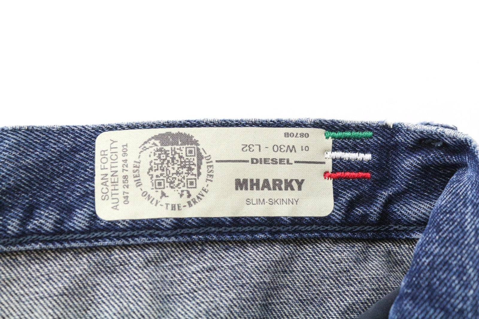 DIESEL Mharky 0870B vyriški džinsai W30/L32 dirbtinės odos mėlyni, ploni, aptempti džinsai 