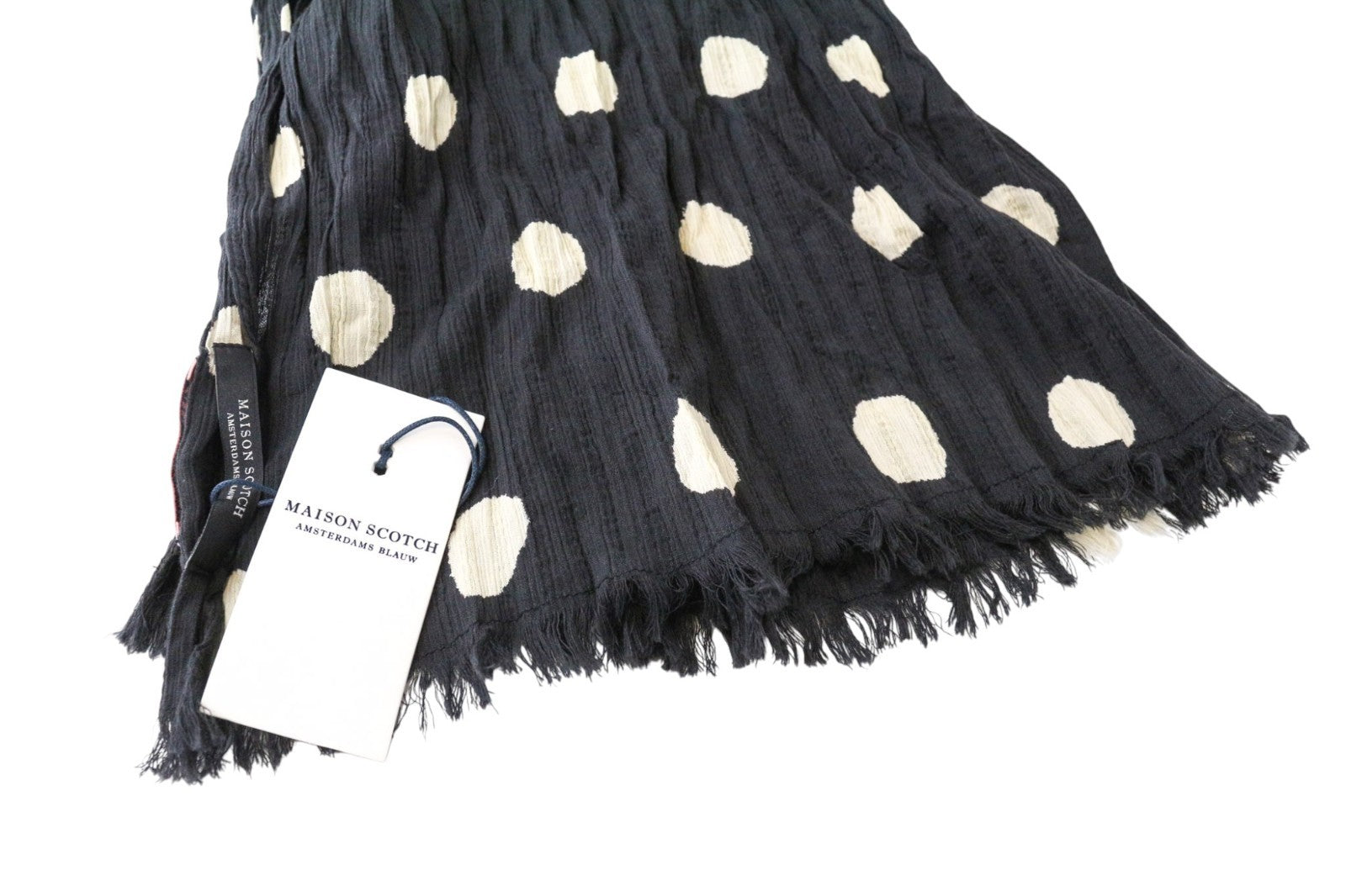 MAISON SCOTCH Ams Blauw moteriškas šalikas OS juodas medvilninis taškuotas laisvalaikio apdangalas 