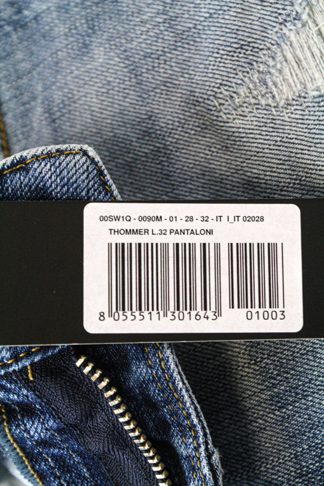 DIESEL Thommer 0090M vyriški džinsai W28/L32 mėlyni plėšyti ploni aptempti tamprūs džinsai 