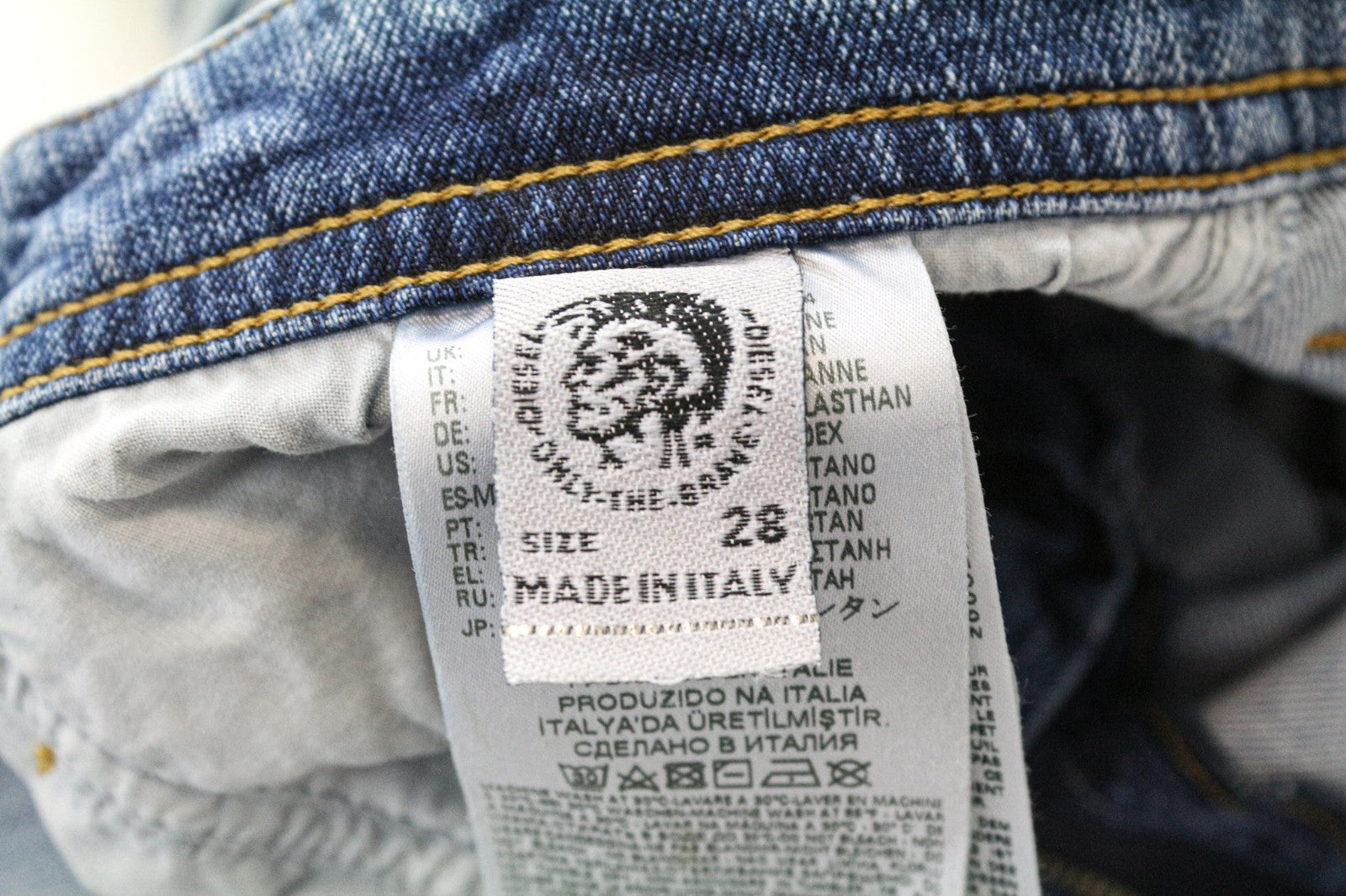 DIESEL Thommer 0090M vyriški džinsai W28/L32 mėlyni plėšyti ploni aptempti tamprūs džinsai 