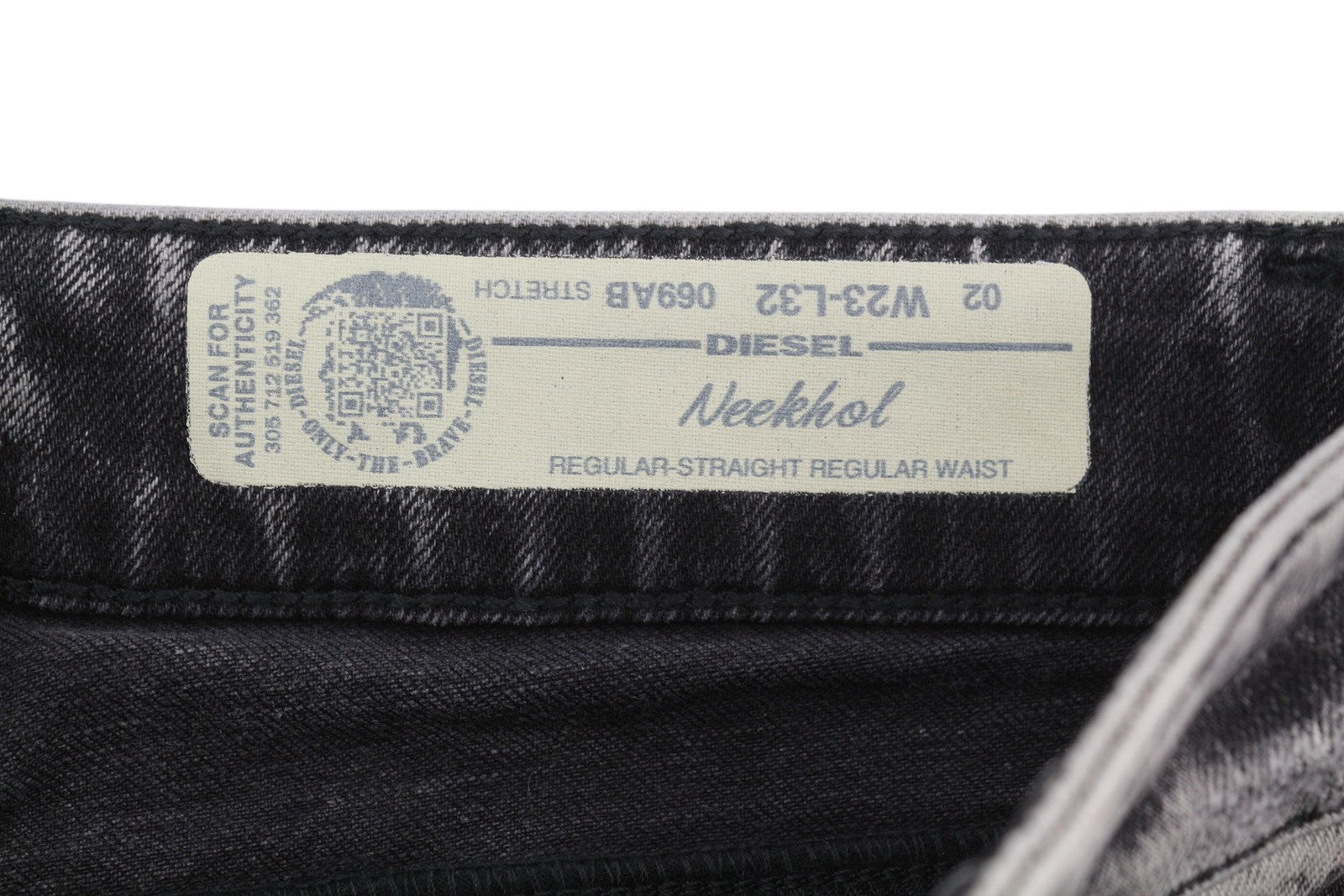 DIESEL Neekhol 069AB Women's Jeans W23/L32 Distress Straight Stretch Regular