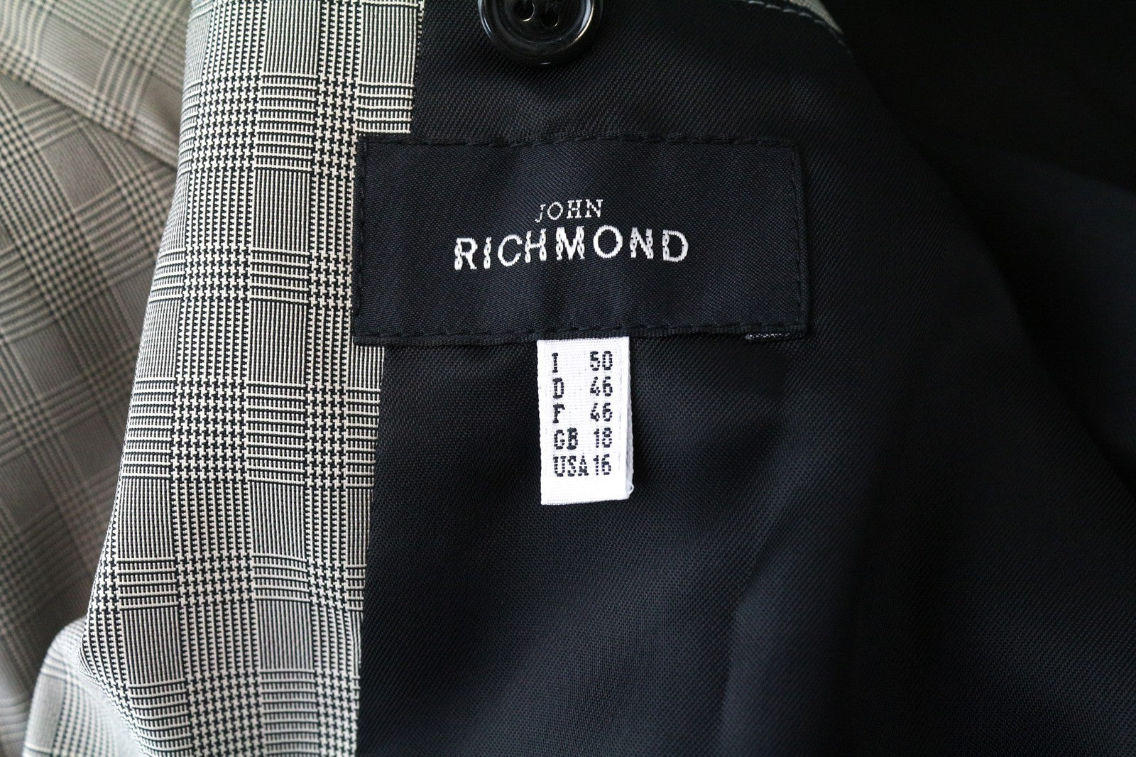 JOHN RICHMOND vyriška striukė UK18 pilka languota rašto užtrauktuku ilgomis rankovėmis lengva 