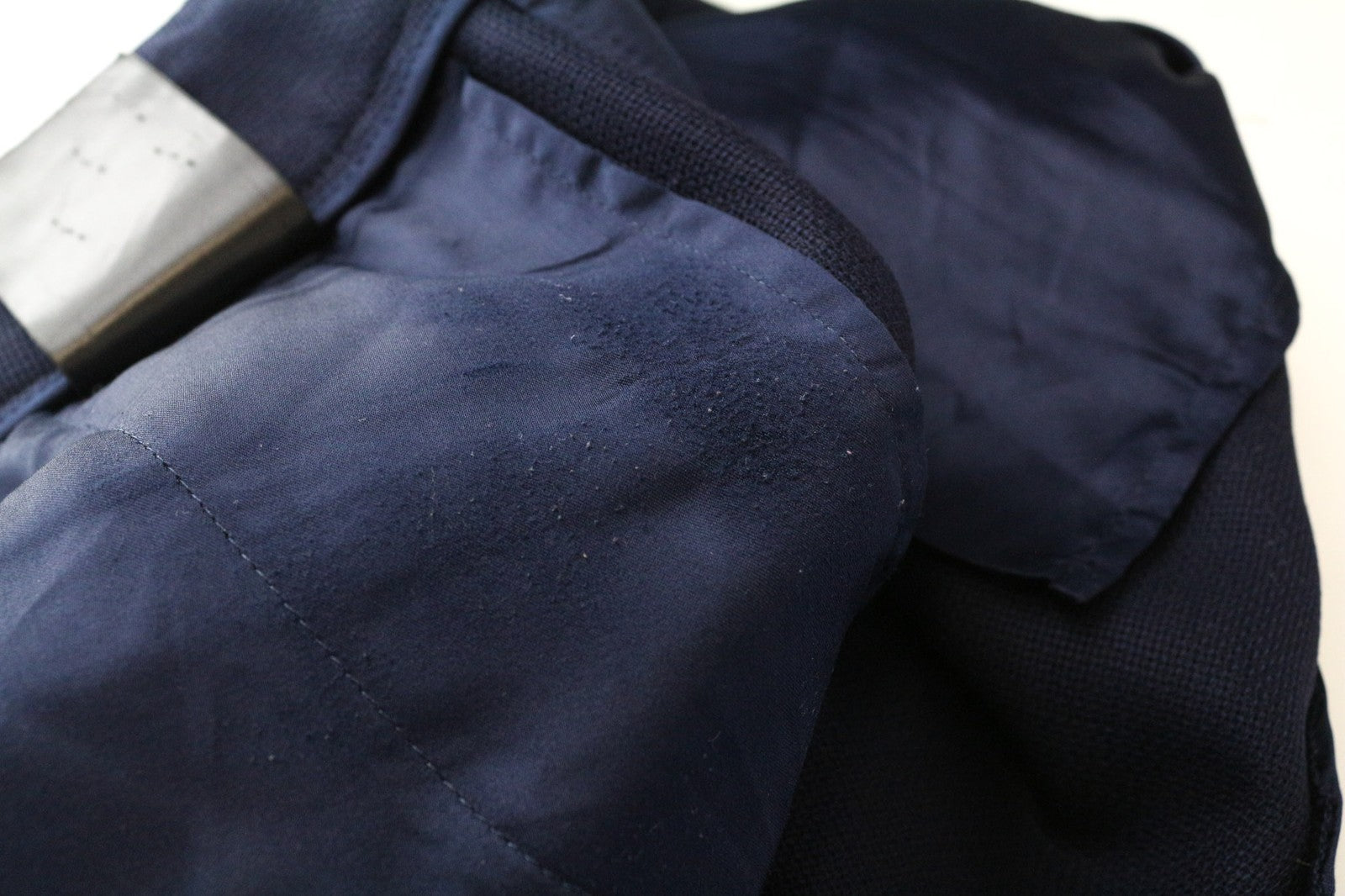 SUISTUDIO Lane moteriškos kelnės UK14R mėlynos klostuotos grynos vilnos klasikinio stiliaus 