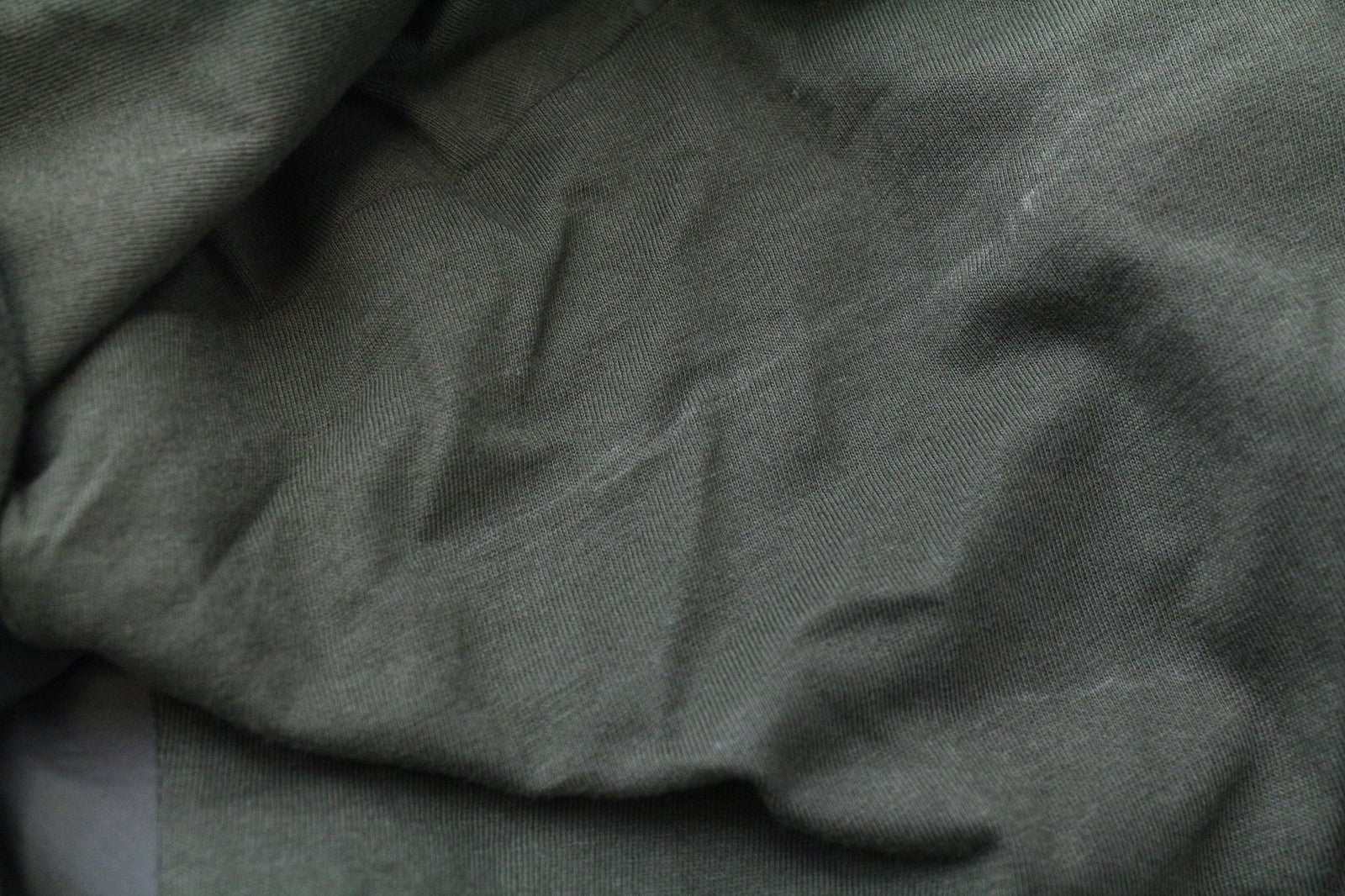 RICHMOND vyriška striukė IT48 alyvuogių žalia su gobtuvu ir vėjui nepralaidi striukė su briaunuotu logotipu laisvalaikio stiliumi 