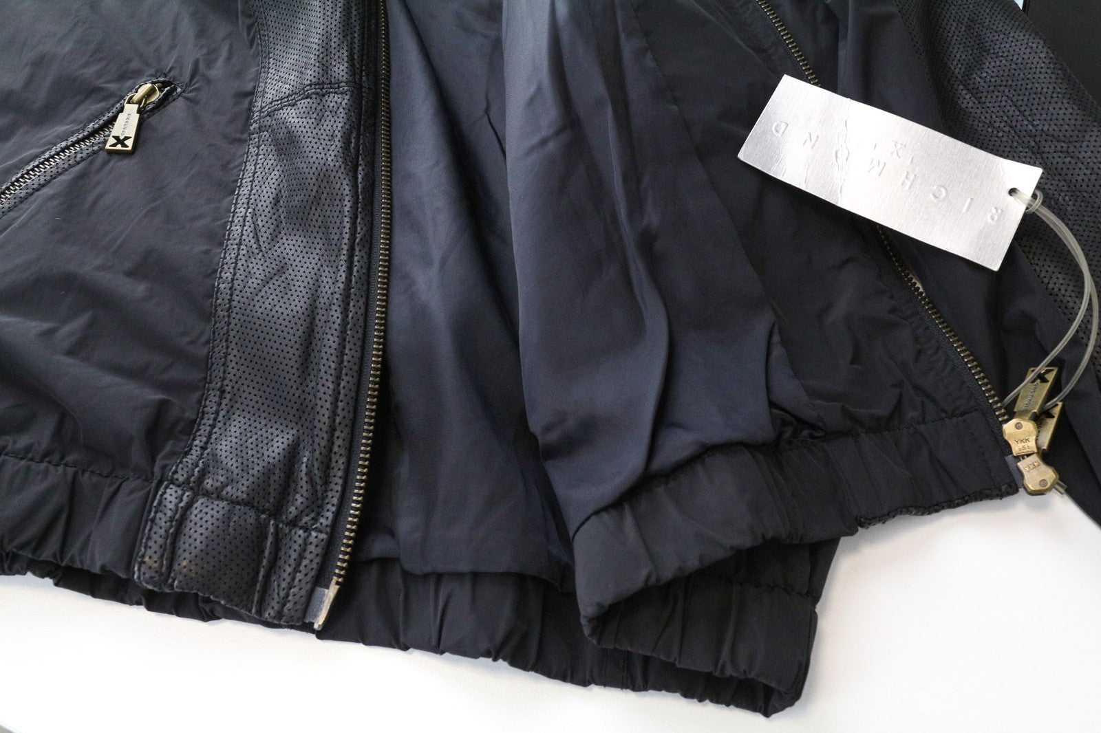 RICHMOND vyriška striukė IT48 juoda dizainerio bomber stiliaus lengva klasikinė su lopais 