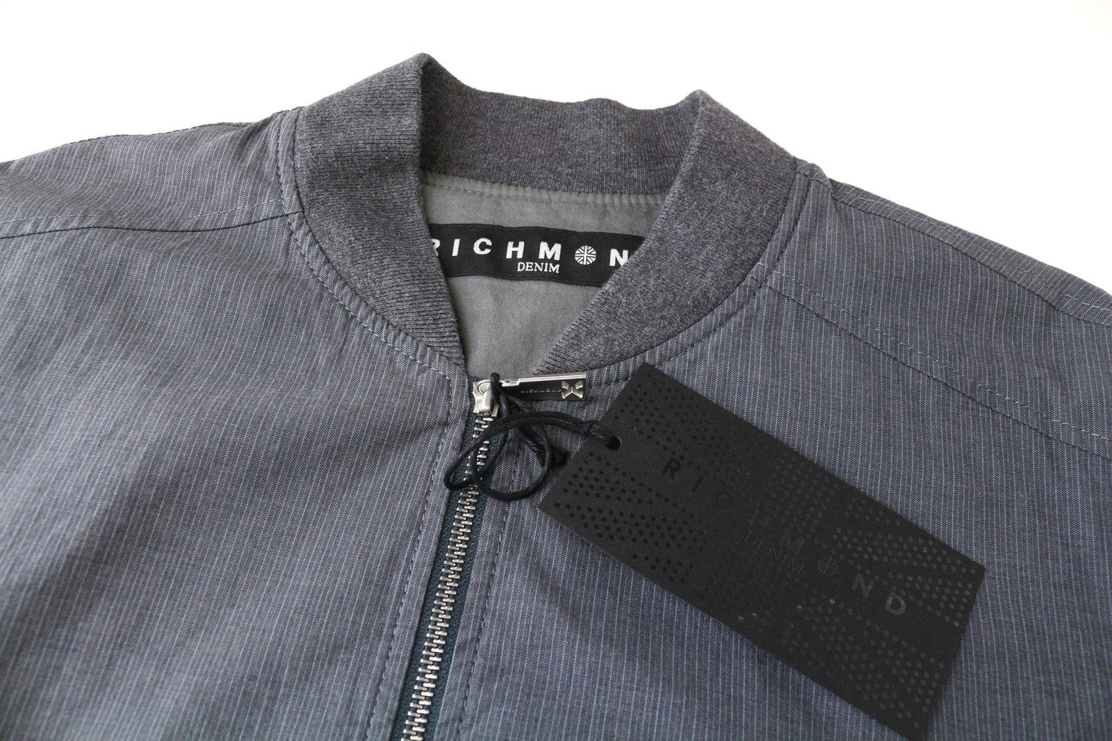 RICHMOND vyriška striukė „48“ pilka dryžuota bomber stiliaus, grynos medvilnės, lengvo rašto 