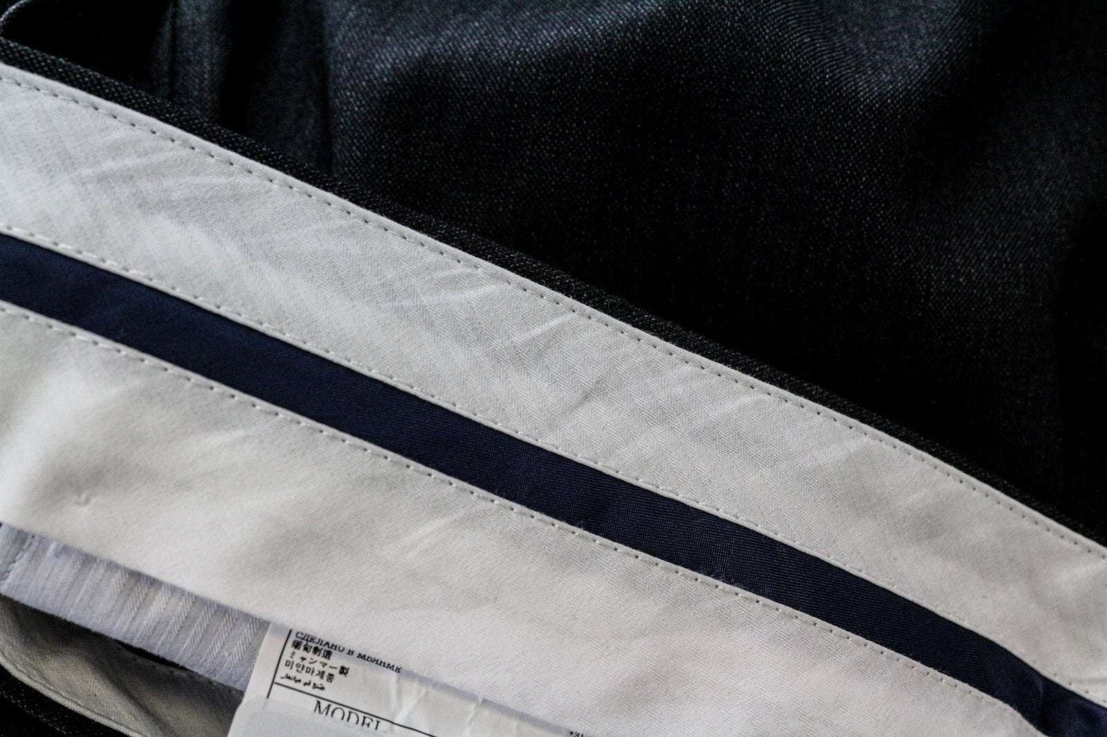 SUITSUPPLY Brescia Men's Trousers UK46S Dark Grey Melange Wool Slim Flat-Front