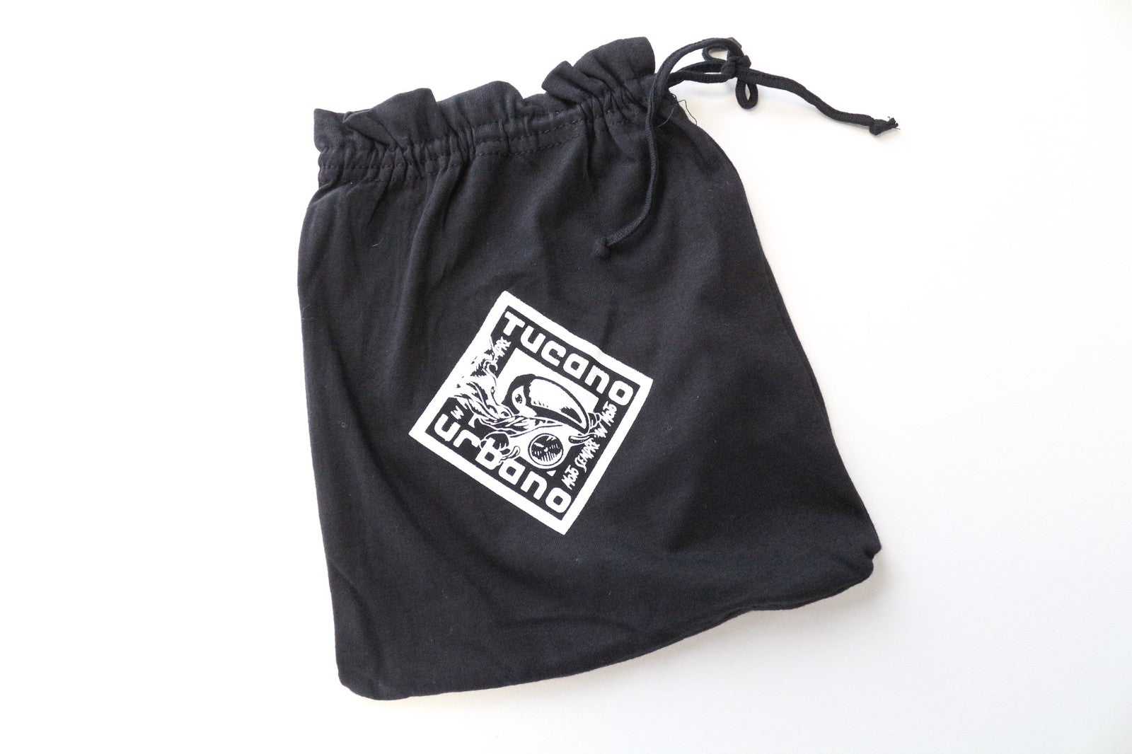 TUCANO URBANO T-TU moteriški marškinėliai su atšvaitu ir V formos iškirpte, juodi, XS dydžio. 