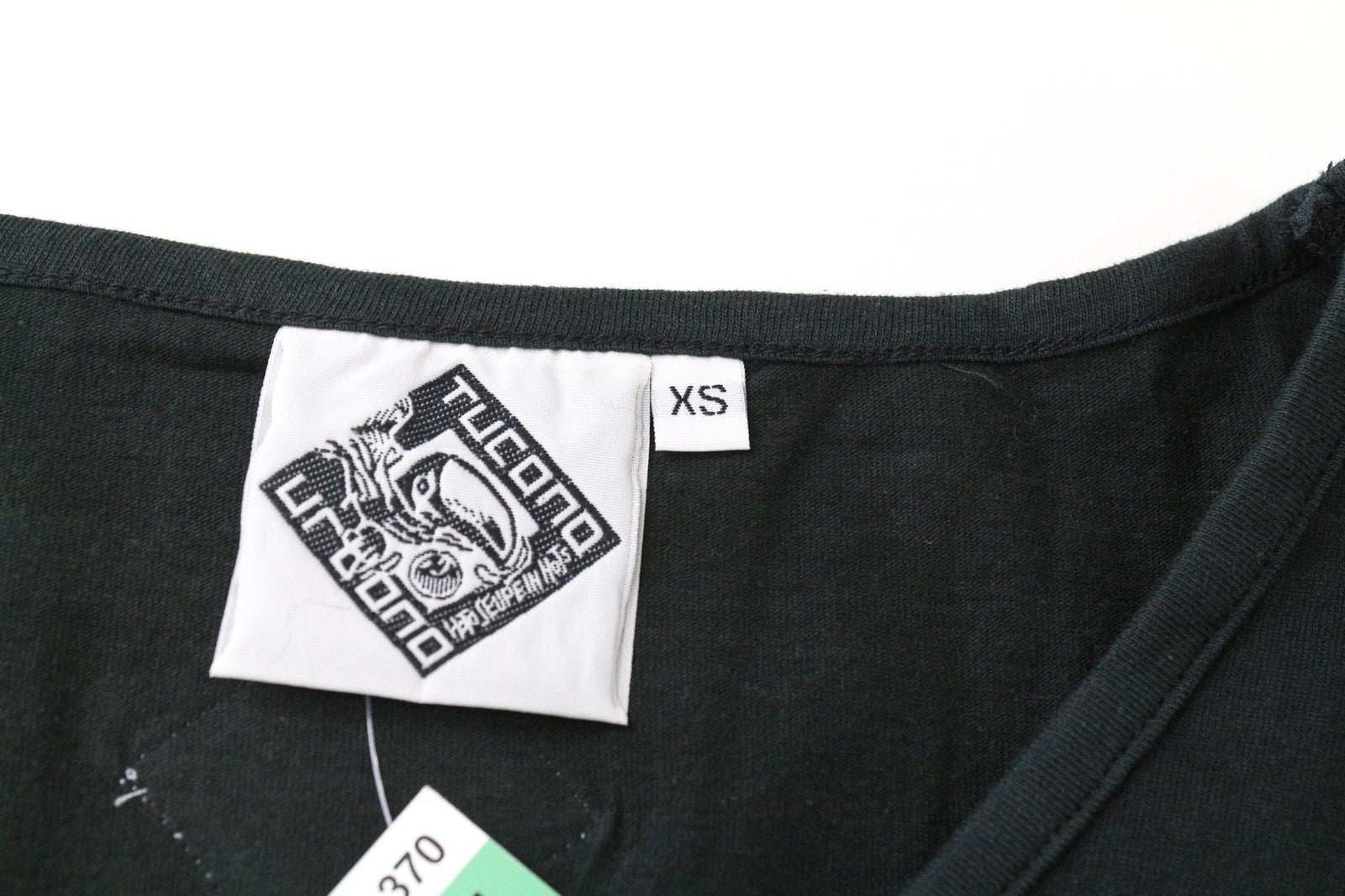 TUCANO URBANO T-TU moteriški marškinėliai su atšvaitu ir V formos iškirpte, juodi, XS dydžio. 