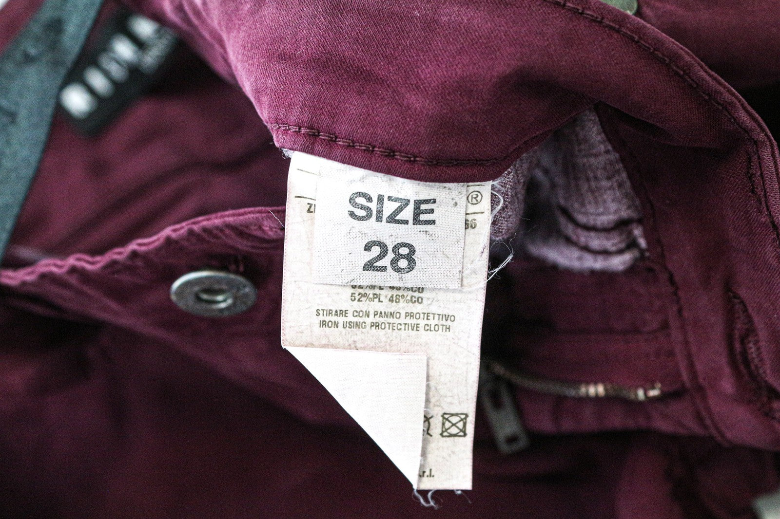 RICHMOND Punk moteriškos kelnės 28 violetinės, plonos, tamprios, medvilninės, plokščio priekio, laisvalaikio stiliaus 