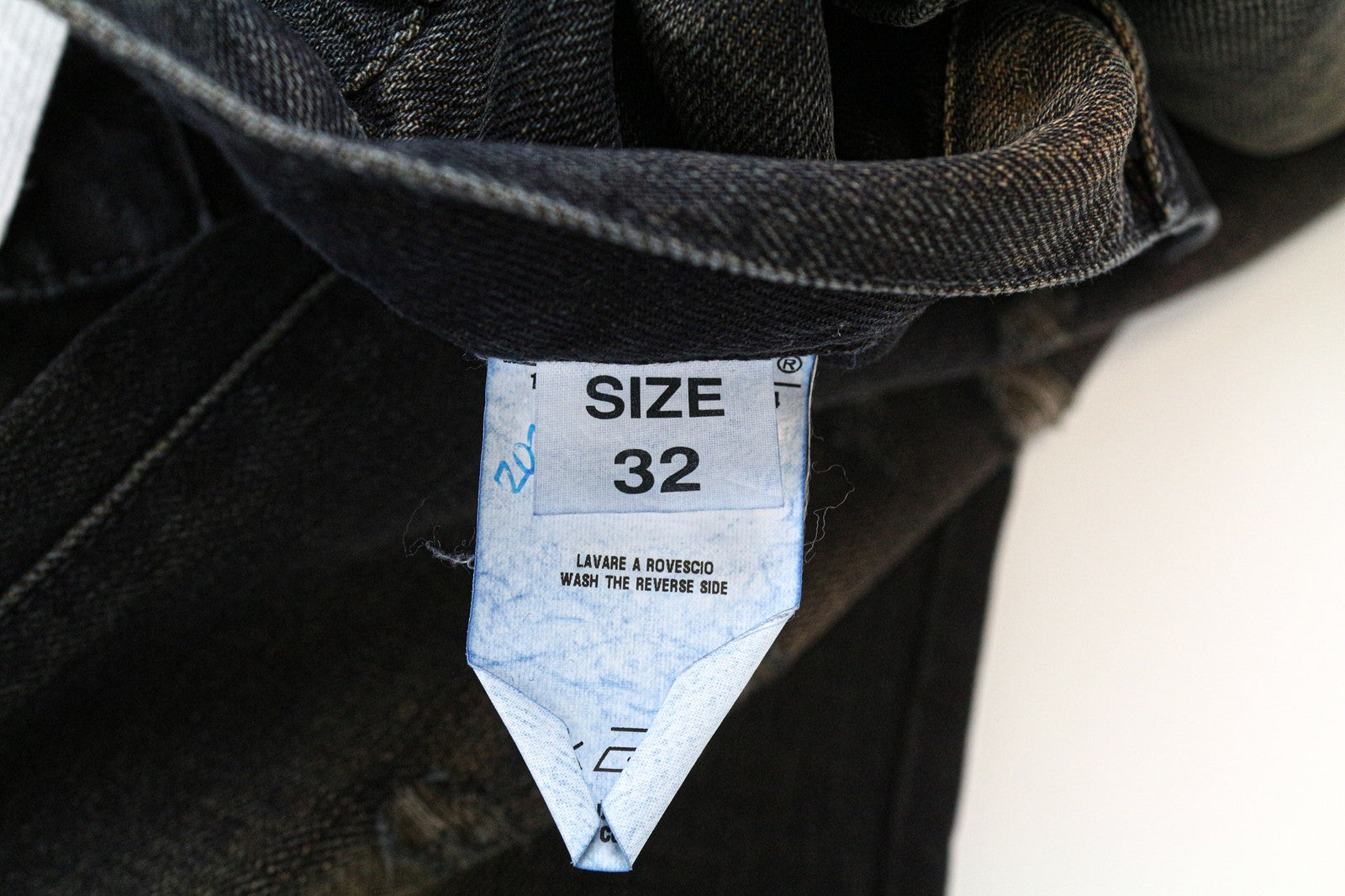 RICHMOND vyriški džinsai W32 tamsiai mėlyni, sendinto stiliaus, aptempti, žemo juosmens, grynos medvilnės 