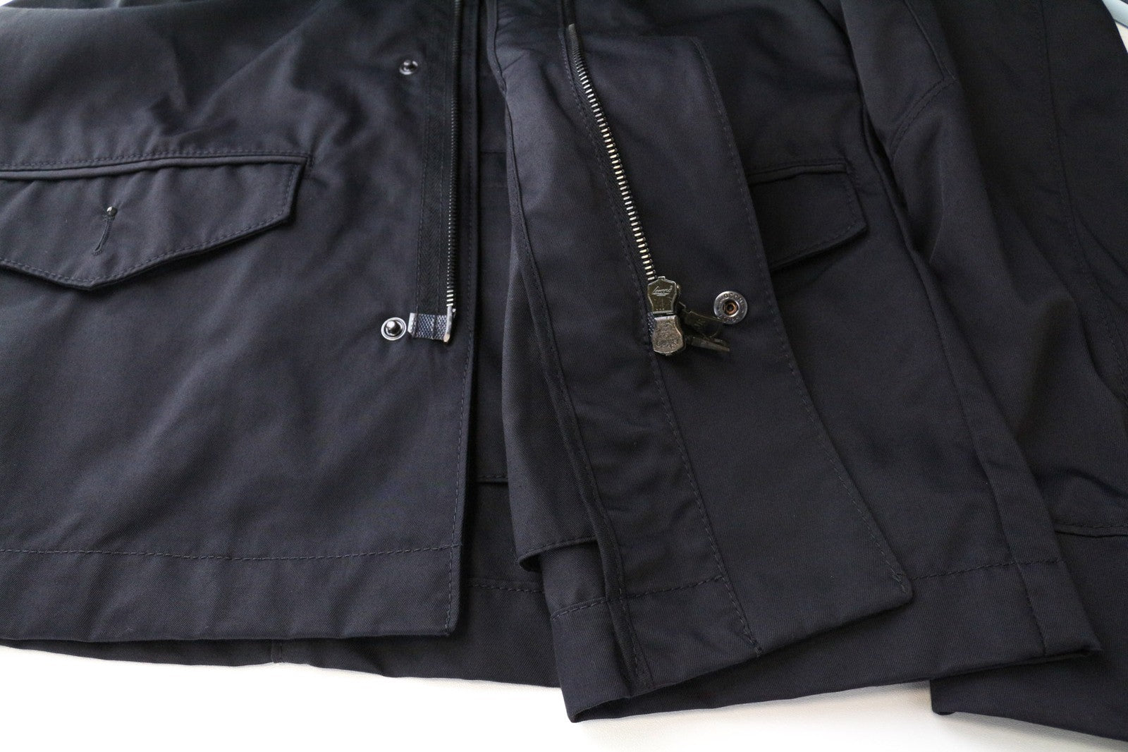 RICHMOND vyriška striukė, UK16, tamsiai mėlyna, lengva, užtrauktuku užsegama medvilnės mišinio viršutinių drabužių dalis 