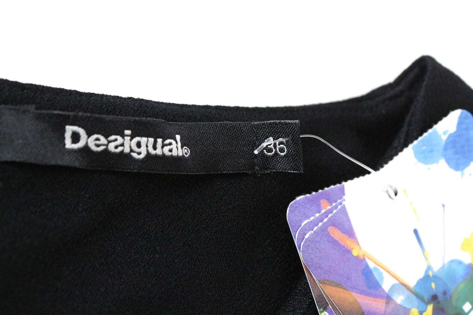 DESIGUAL Octavio moteriška suknelė, 36 cm, juoda, raštuota, trumpomis rankovėmis. 