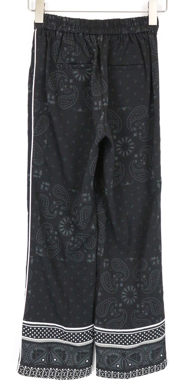 DESIGUAL Enya moteriškos kelnės, juodos, raštuotos, klostytos, lengvos, laisvalaikio stiliaus. 