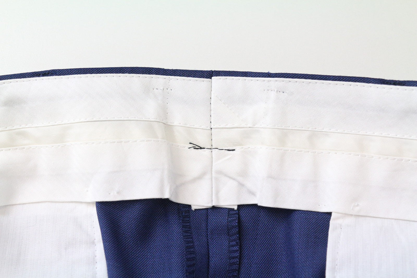 SUITSUPPLY Brescia vyriškos kelnės, UK36R, mėlynos vilnonės, klostytos, pamušalu, pritaikytos oficialioms... 