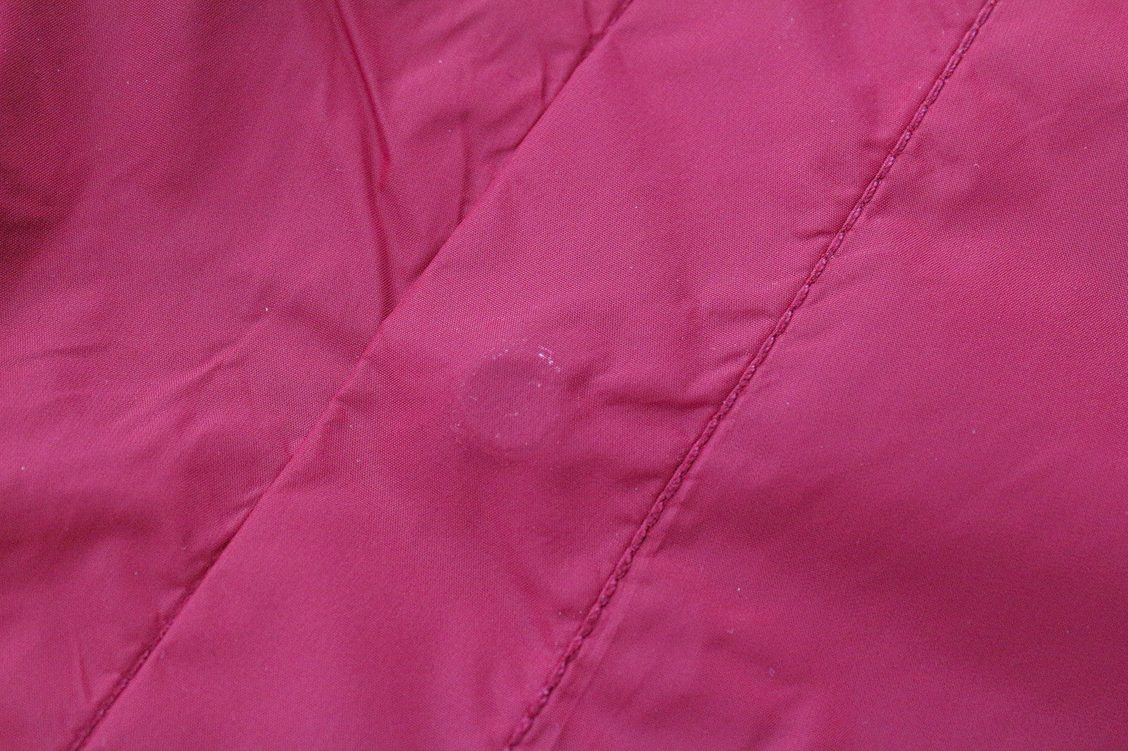 RICHMOND vyriška striukė 50 raudona, lengva, užtrauktuku užsegama ilgomis rankovėmis, elegantiška viršutinių drabužių linija 