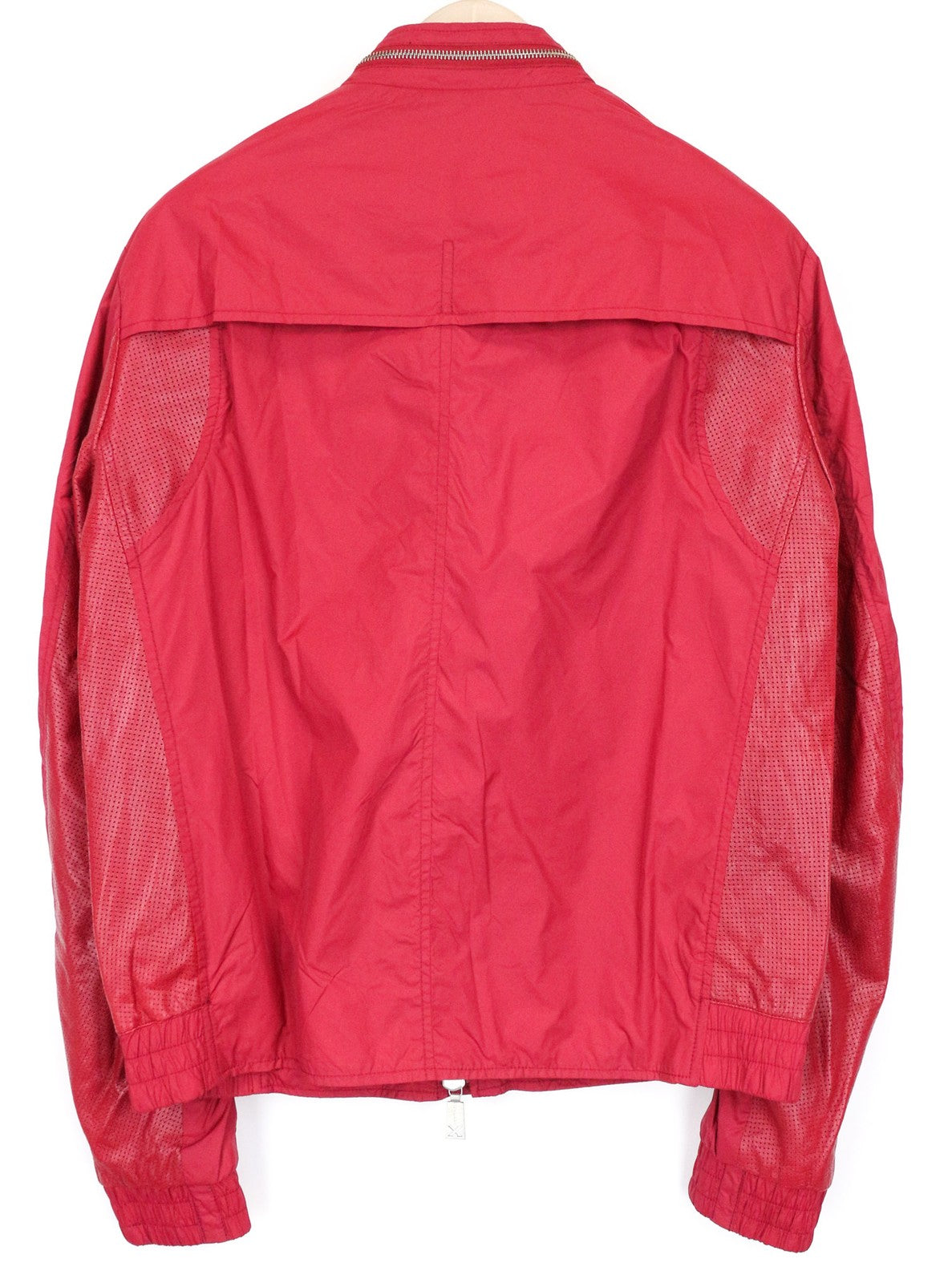 RICHMOND vyriška striukė 50 raudona, lengva, užtrauktuku užsegama ilgomis rankovėmis, elegantiška viršutinių drabužių linija 