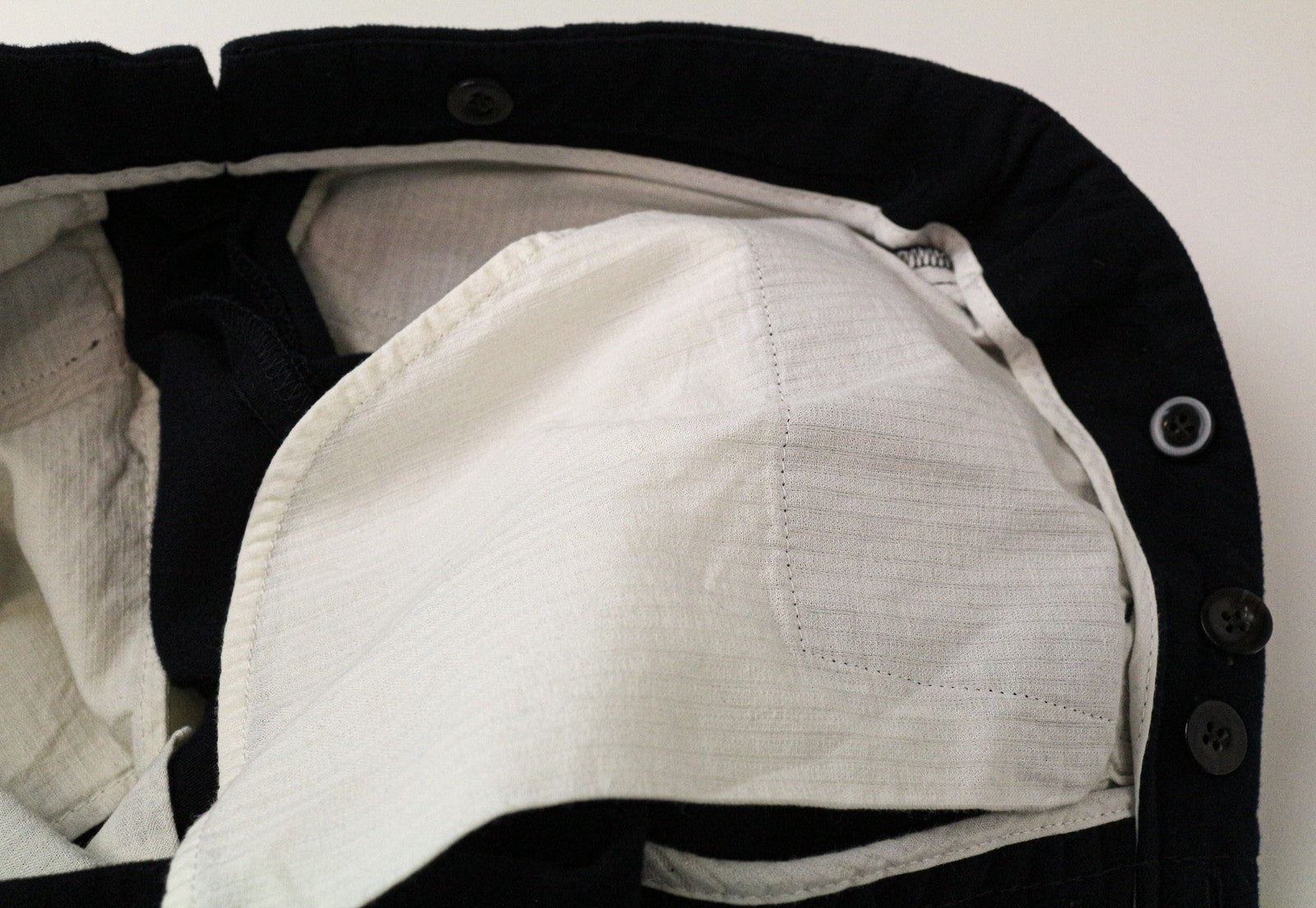 SUITSUPPLY Jort Porto vyriškos klostuotos kelnės, UK30R, tamsiai mėlynos, klasikinės, grynos medvilnės 