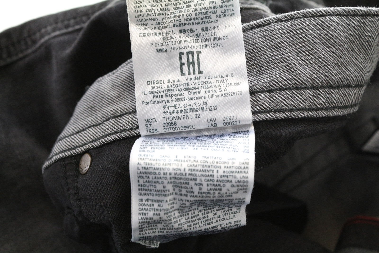 DIESEL Thommer 0687J vyriški ploni aptempti džinsai W34/L32 pilki skalbto tampraus džinso audiniai 