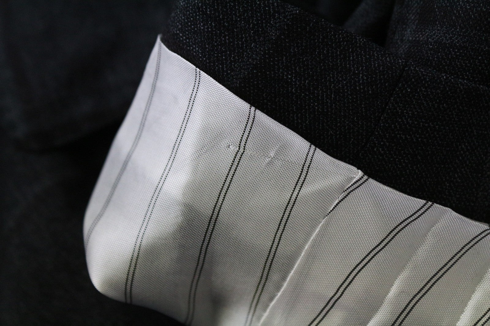 „SUITSUPPLY Lazio“ vyriškas švarkas, pilkas, grynos vilnos, languotas, vieneilis, 42 dydžio 