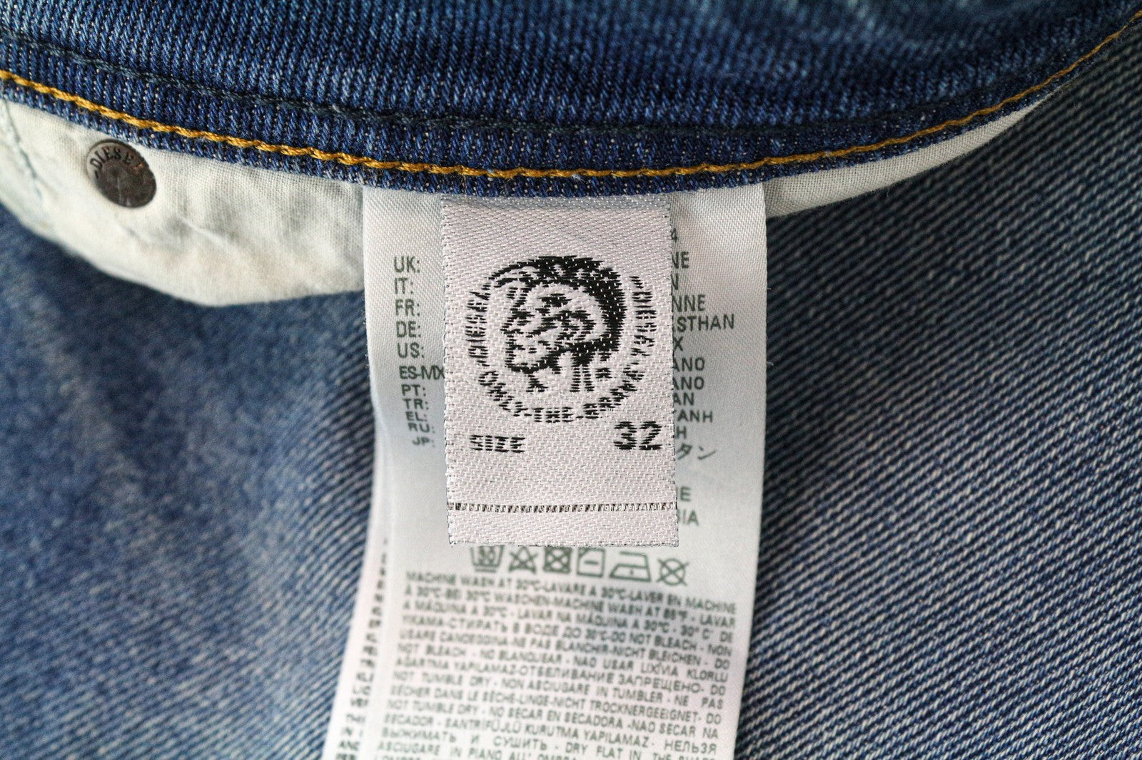 DIESEL Larkee-Beex 089AW Men Jeans W32/L32 Blue Regular Tapered Distress Stretch