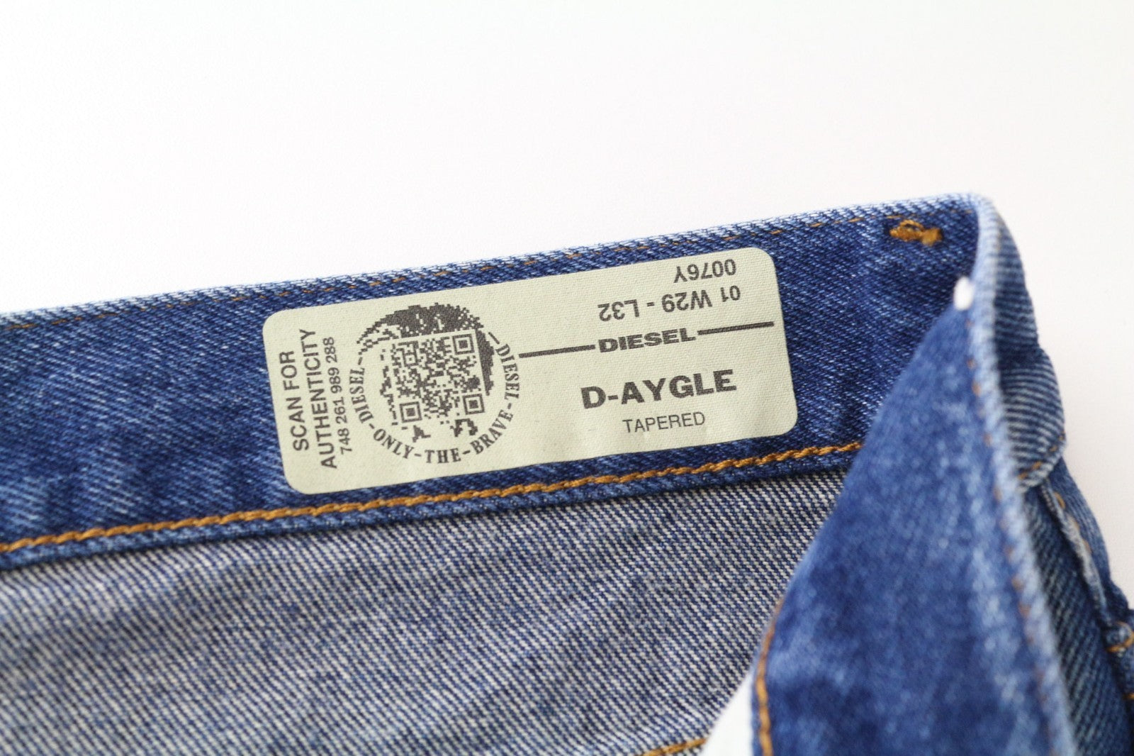 DIESEL D-Aygle 0076Y Men Jeans W29/L32 Blue Tapered Fit Non-Stretch Buttoned