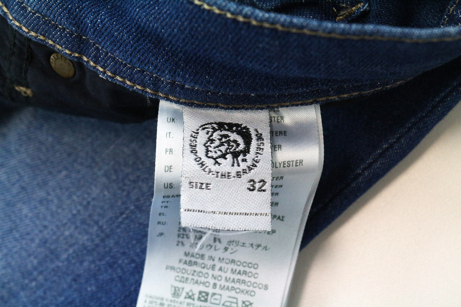 DIESEL Thytan 084RM Men Jeans W32/L32 Blue Comfort-Straight Stretch Buttoned