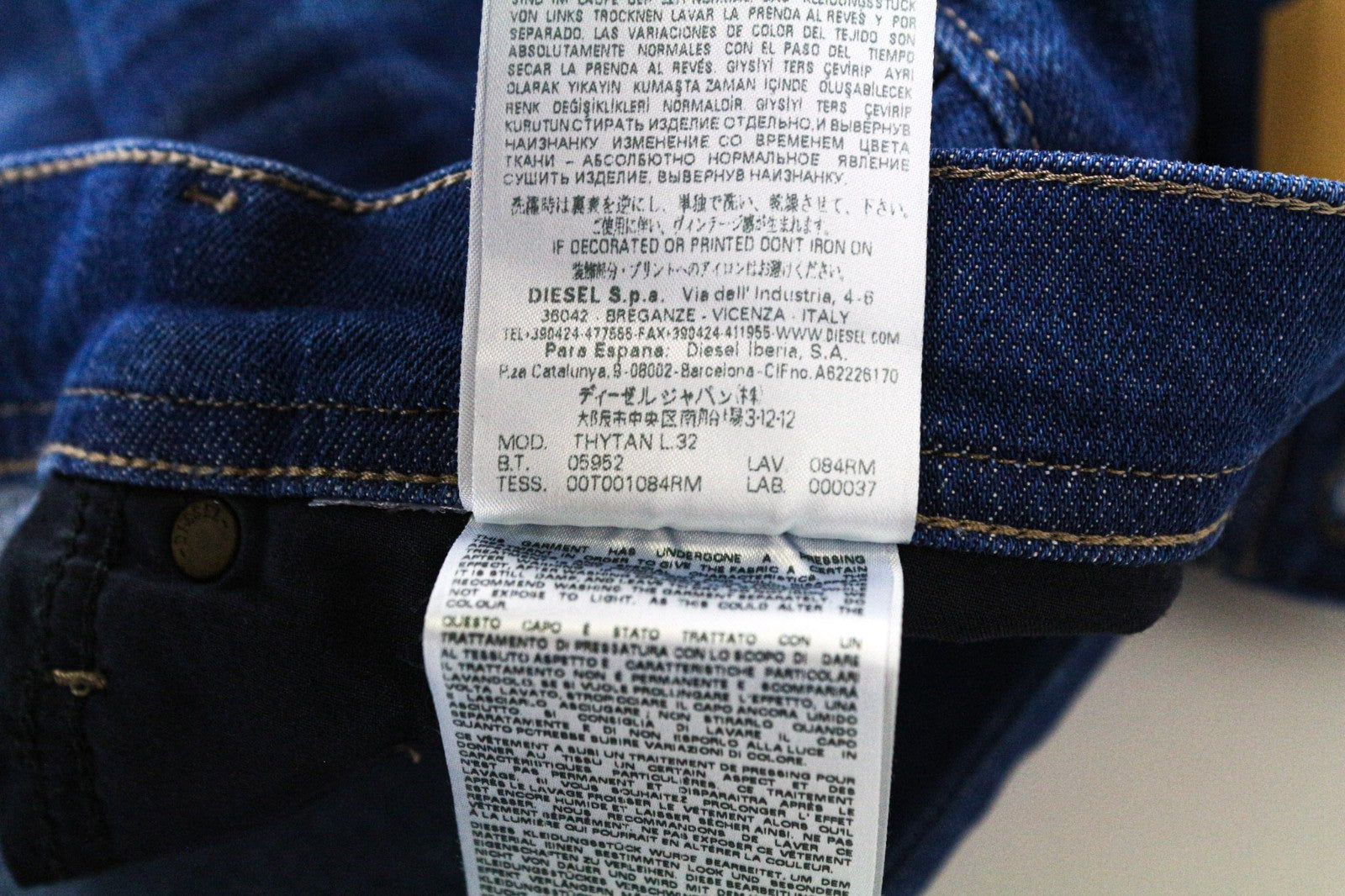 DIESEL Thytan 084RM Men Jeans W32/L32 Blue Comfort-Straight Stretch Buttoned