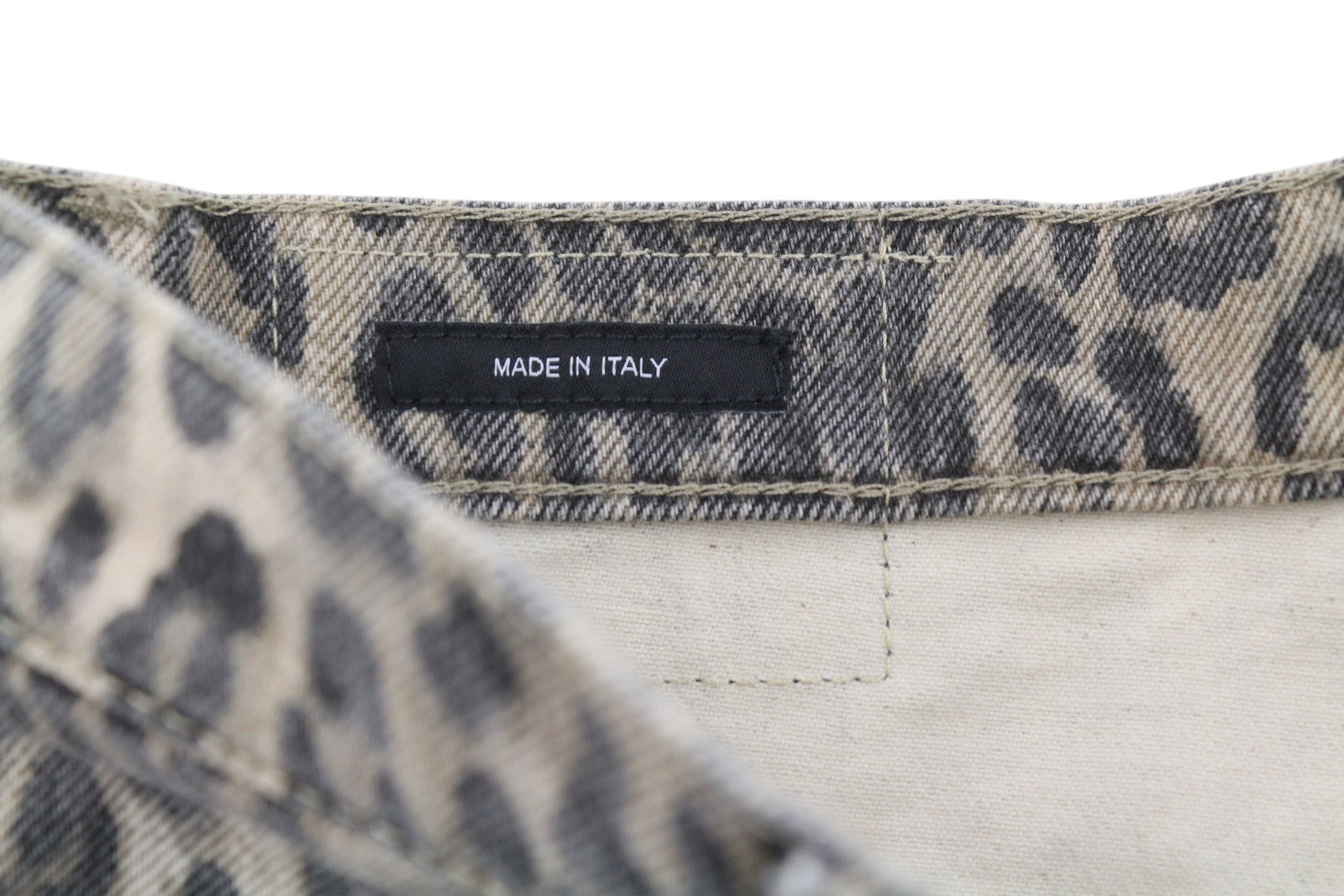 R13 Pouch Pocket Women's Shorts 25 Rigid Ecru Leopard Button Turn-Up RRP795