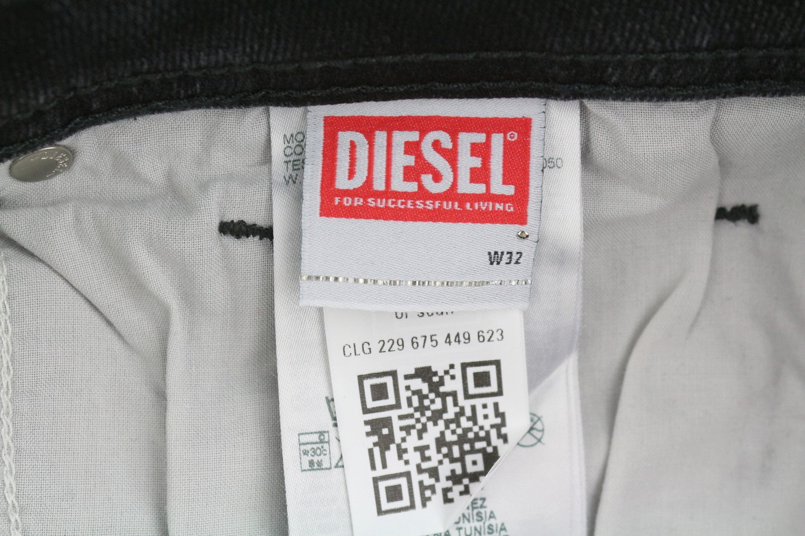 DIESEL 1979 Sleenker R9G61 Men Jeans W32/L32 Black Whiskers Faded Skinny RRP150