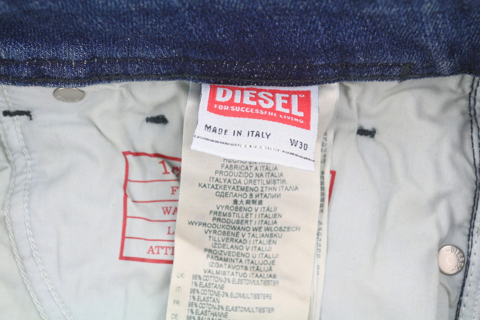 DIESEL 1979 Sleenker 09G87 Men Jeans W30/L32 Blue Faded Low Waist Skinny RRP295
