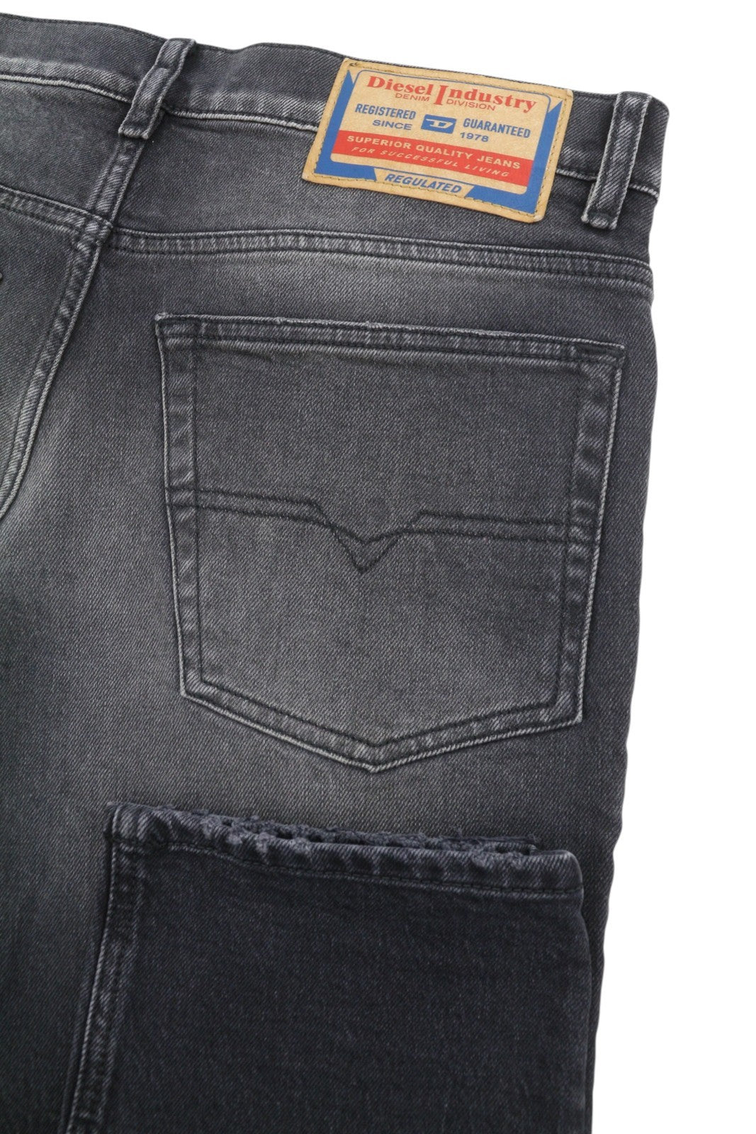 DIESEL 2023 D-Finitive 09G20 Men's Jeans W30/L32 Grey Whiskers Faded Regular