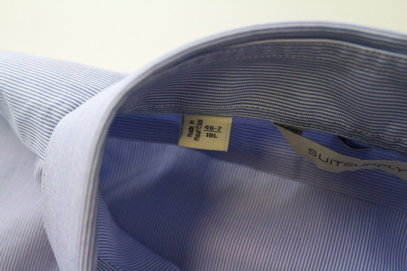 SUITSUPPLY Men Shirt 46-7/18L Extra Slim Pure Cotton Cutaway Striped Pattern