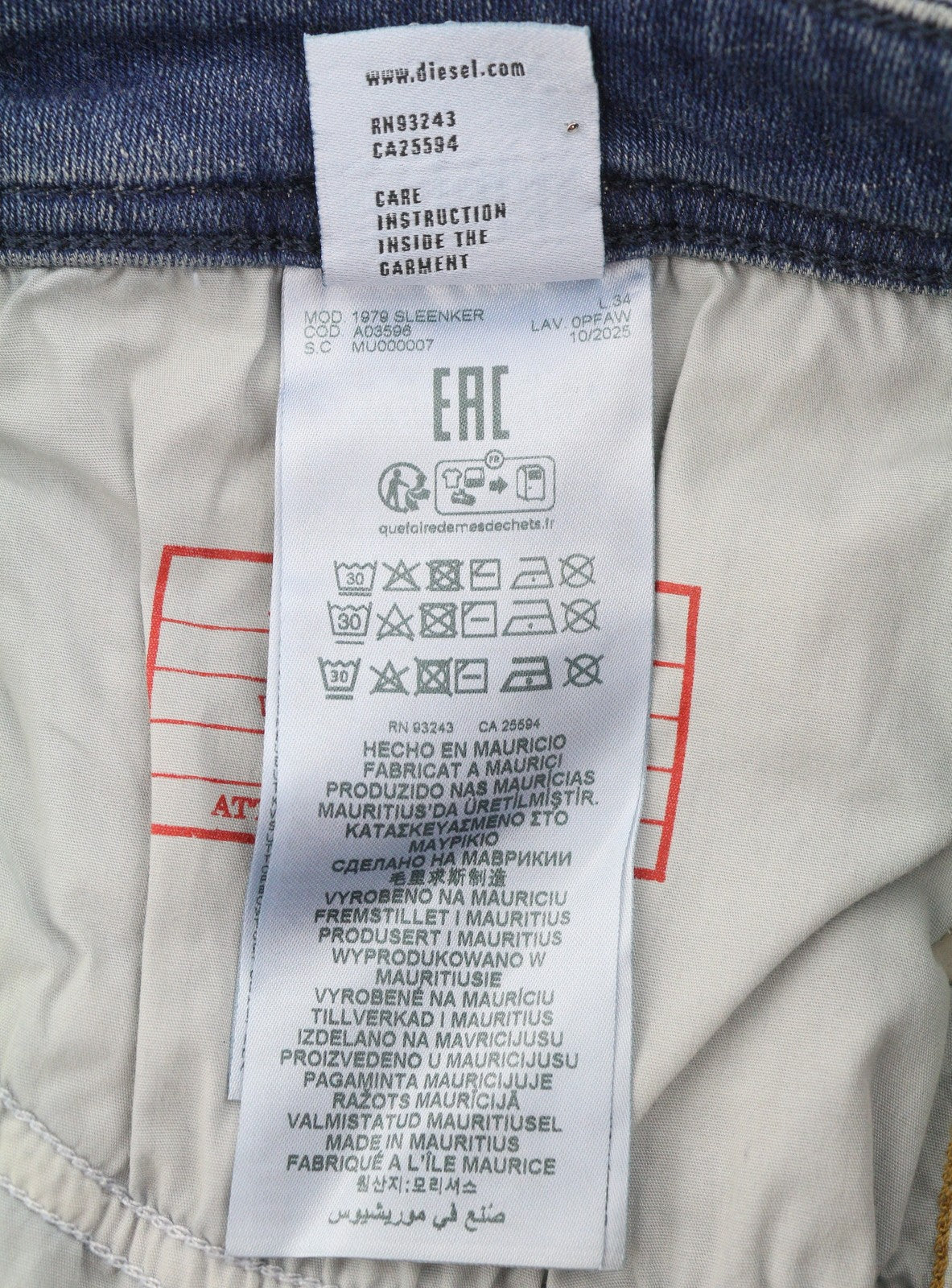 DIESEL 1979 Sleenker 0PFAW Men Jeans W34/L34 Blue Faded Skinny Low Waist RRP175