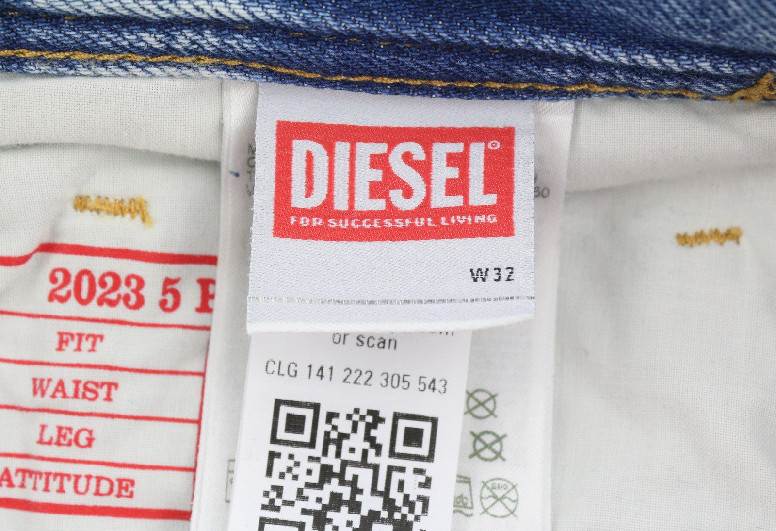 DIESEL 2003 D-Finitive 09H95 Men Jeans W32/L32 Blue Regular Tapered Fit RRP195