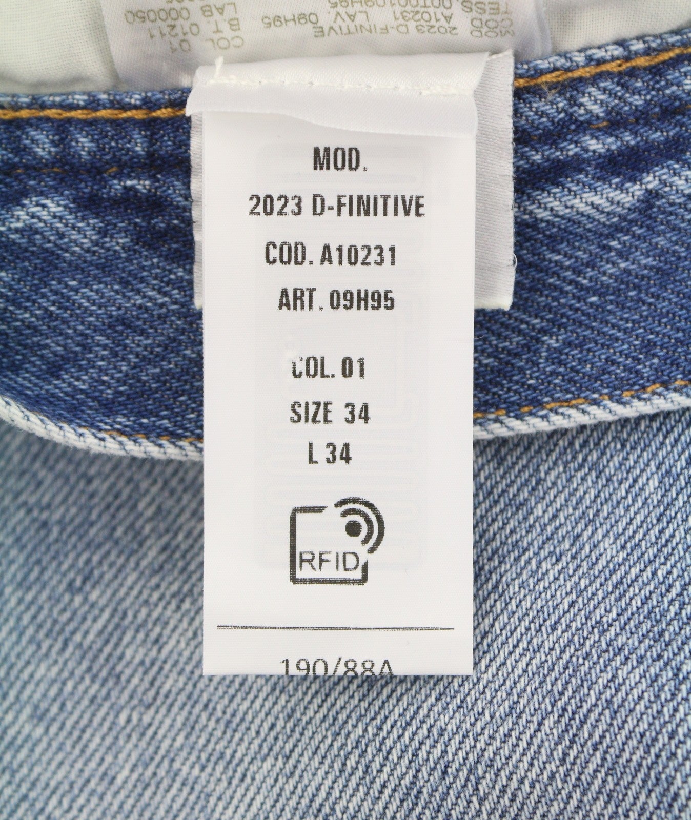 DIESEL 2003 D-Finitive 09H95 Men Jeans W34/L34 Blue Regular Tapered Fit RRP195