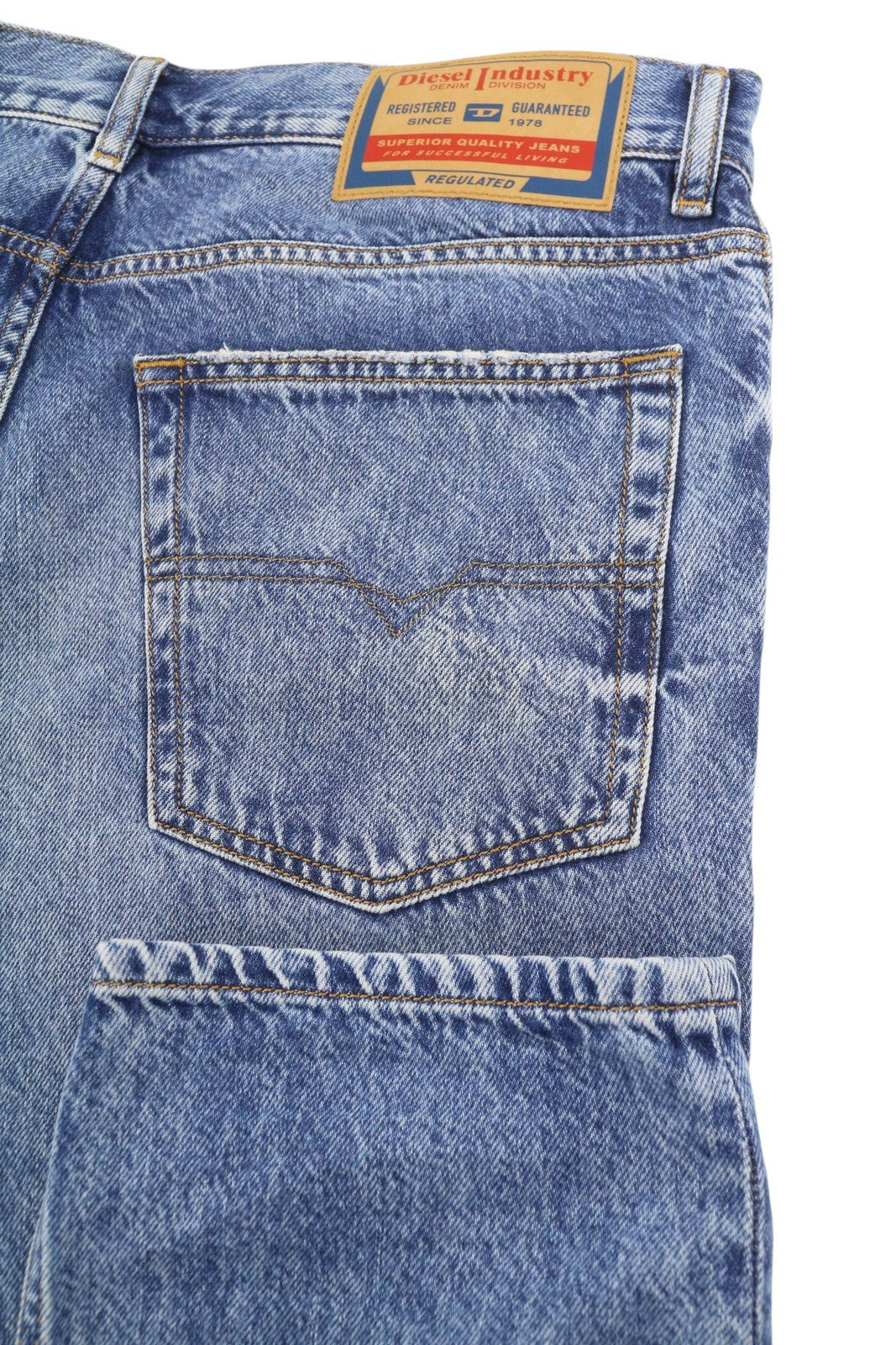 DIESEL 2003 D-Finitive 09H95 Men Jeans W34/L34 Blue Regular Tapered Fit RRP195