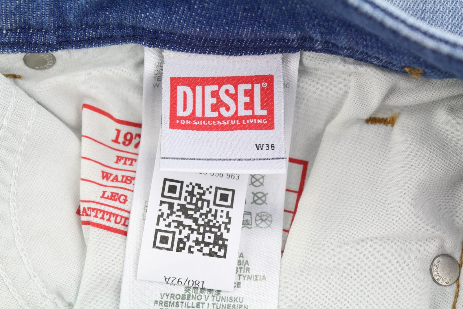 DIESEL 1979 Sleenker 0BMBQ Men Jeans W36/L30 Blue Skinny Fit Low Waist RRP175
