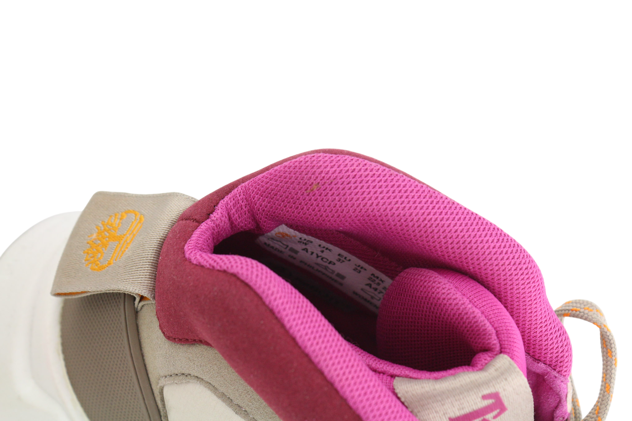 TIMBERLAND A1YCP moteriški aulinukai EU37/37.5 su nėriniuotais migdolų nosimis, ReBOTL logotipu. 