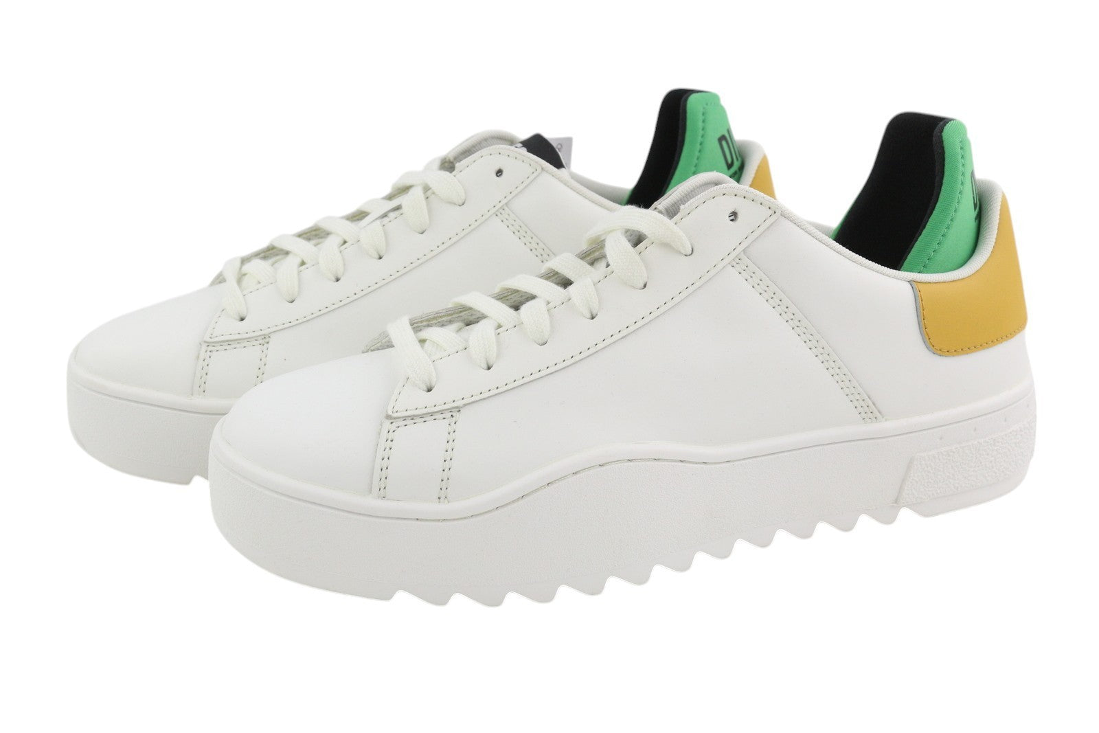 DIESEL S-Shika žemi nėrinių vyriški sportbačiai, 45 €, balti, karvės odos, migdolų nosis, rekomenduojama kaina – 150 € 