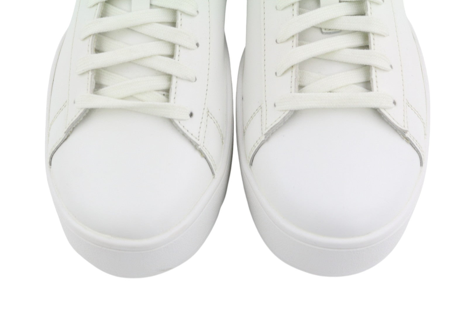 DIESEL S-Shika žemi nėrinių vyriški sportbačiai, 45 €, balti, karvės odos, migdolų nosis, rekomenduojama kaina – 150 € 