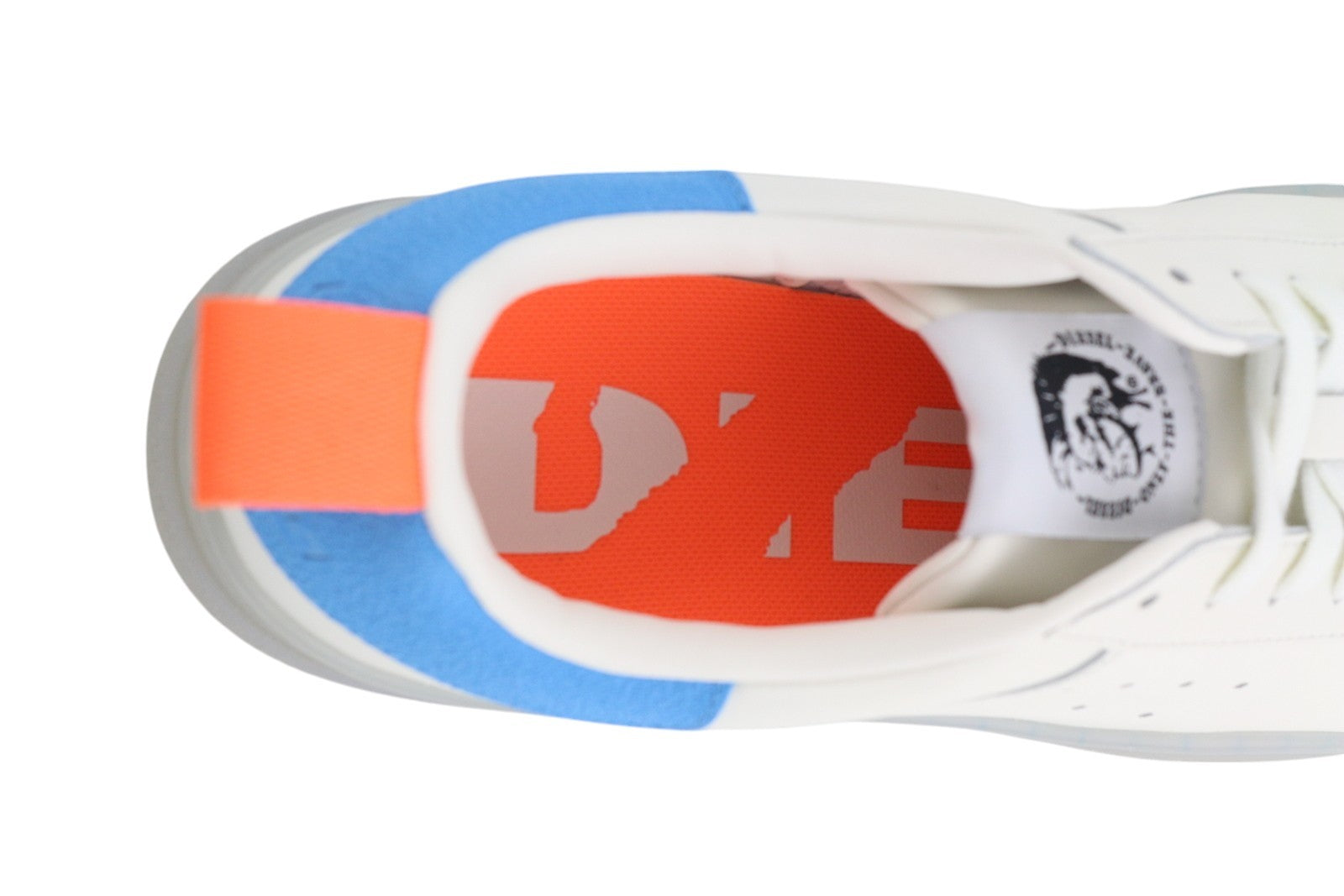 DIESEL S-Clever žemakulniai vyriški sportbačiai, 45 dydis, balti, odiniai, su raišteliais, migdolų spalvos, rekomenduojama kaina – 140 € 