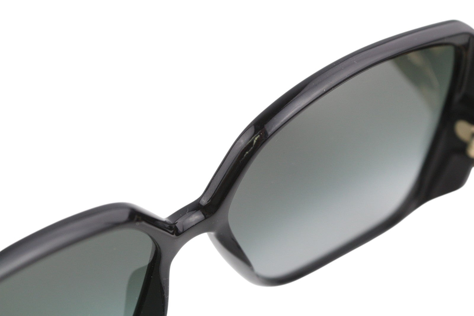 JIMMY CHOO Cloe moteriški akiniai nuo saulės VIENO DYDŽIO su Swarovski kristalais ir blykste, rekomenduojama kaina – 499 € 