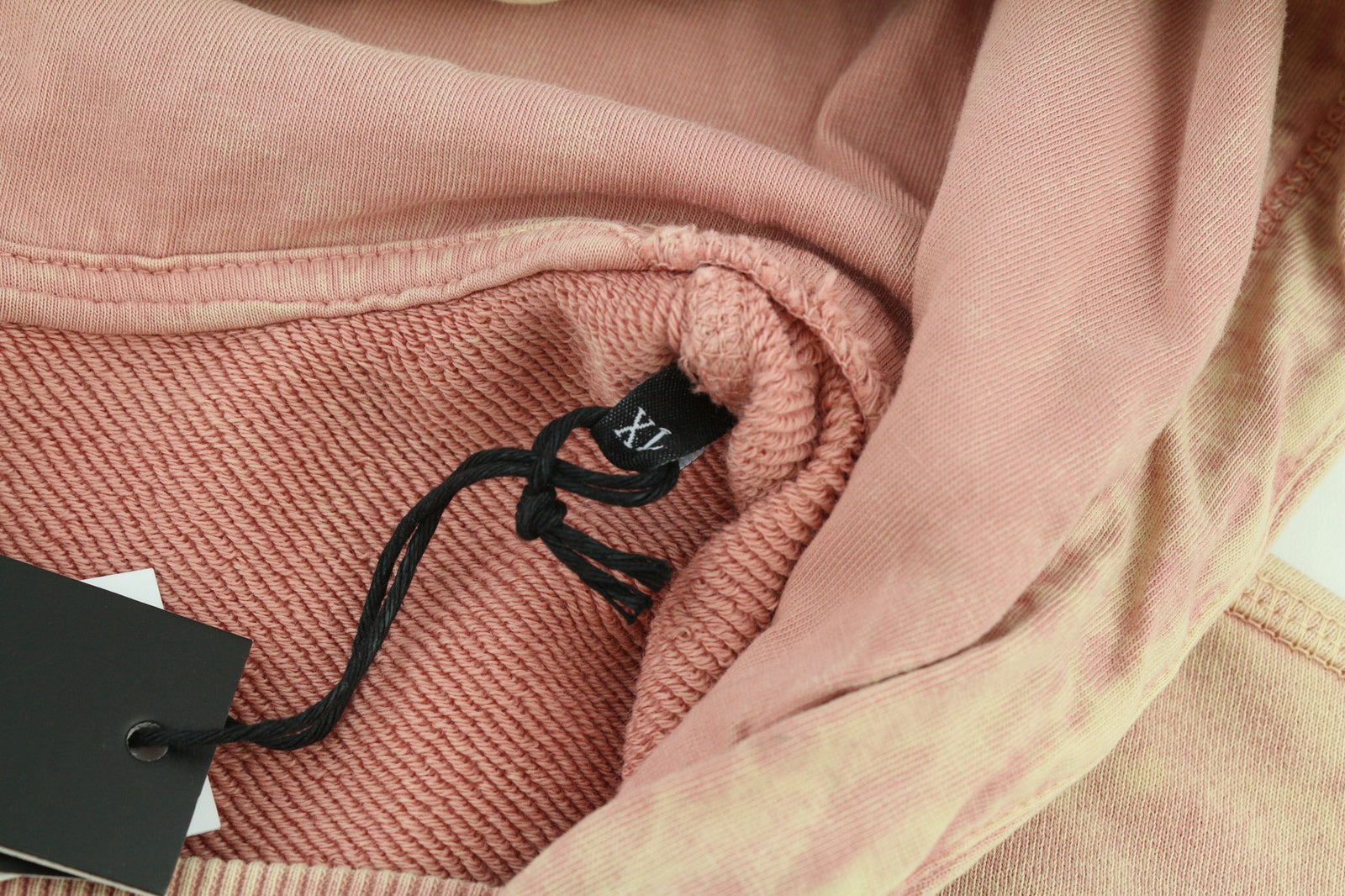 DIESEL F-Mikky Felpa moteriškas džemperis su gobtuvu XL dydžio, persikų spalvos, asimetrinis, su kišene. Rekomenduojama kaina – 195 €. 