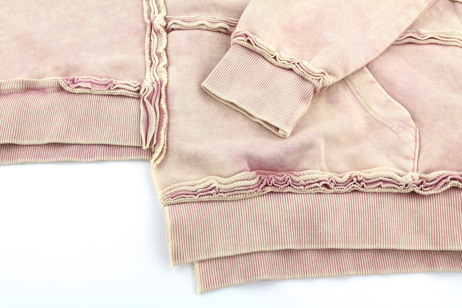 DIESEL F-Mikky Felpa moteriškas džemperis su gobtuvu S, persikų spalvos, asimetrinis, su kišene. Rekomenduojama kaina – 195 €. 