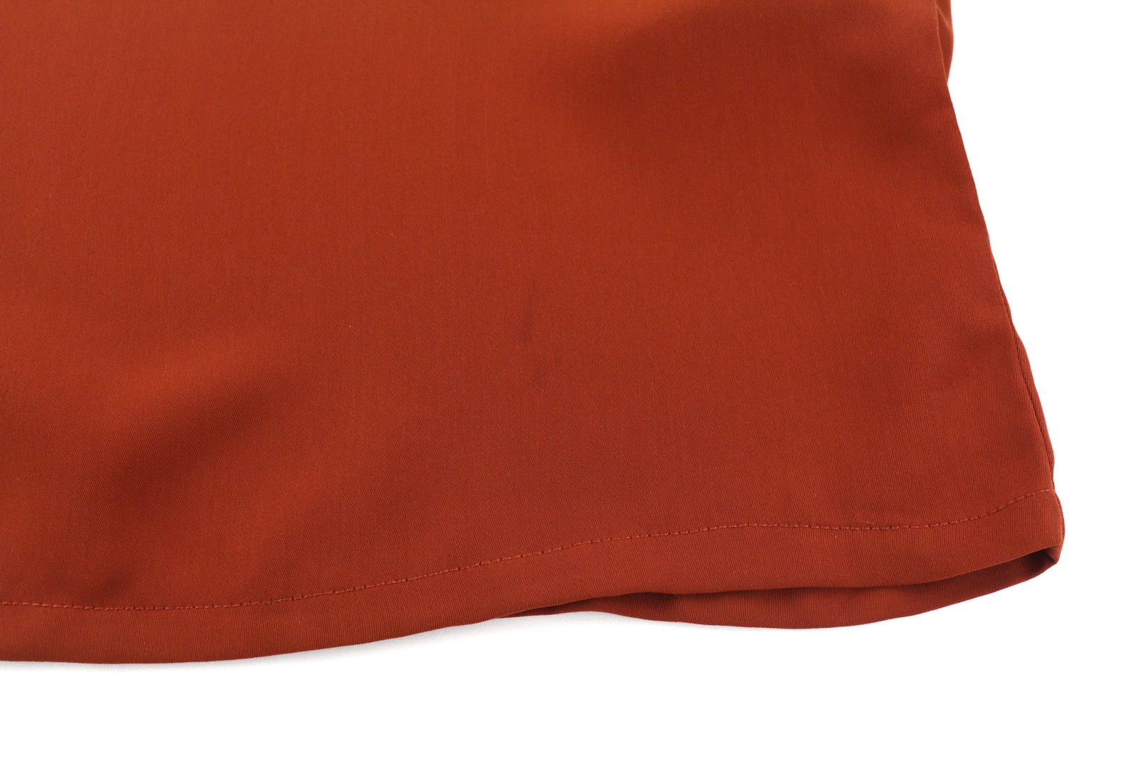 SUPERTRASH Dambi moteriška suknelė, 36 colių ilgio rankovėmis, V formos iškirpte, be pamušalo, trumpa logotipu 